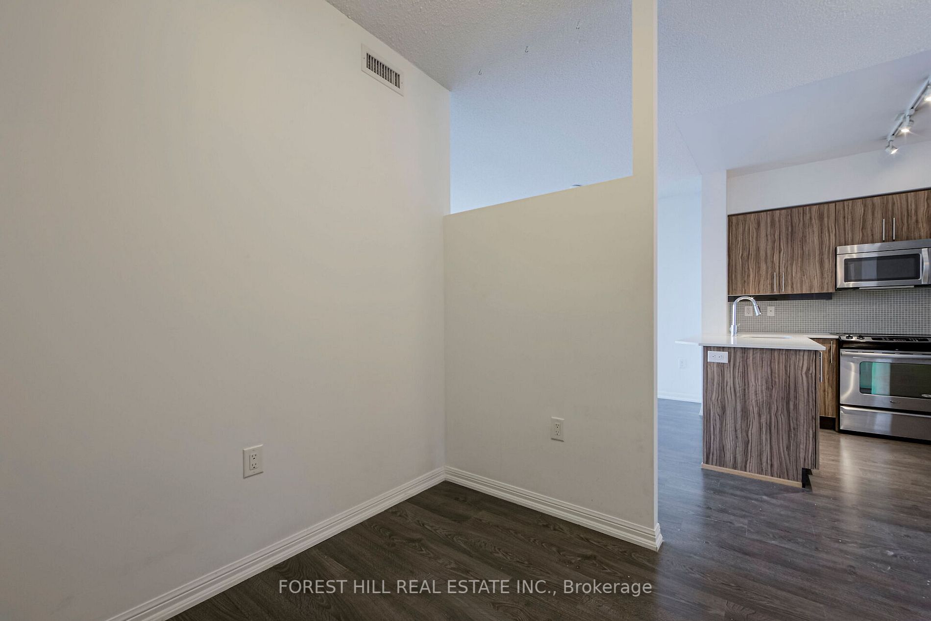 125 Western Battery Rd, #2213
