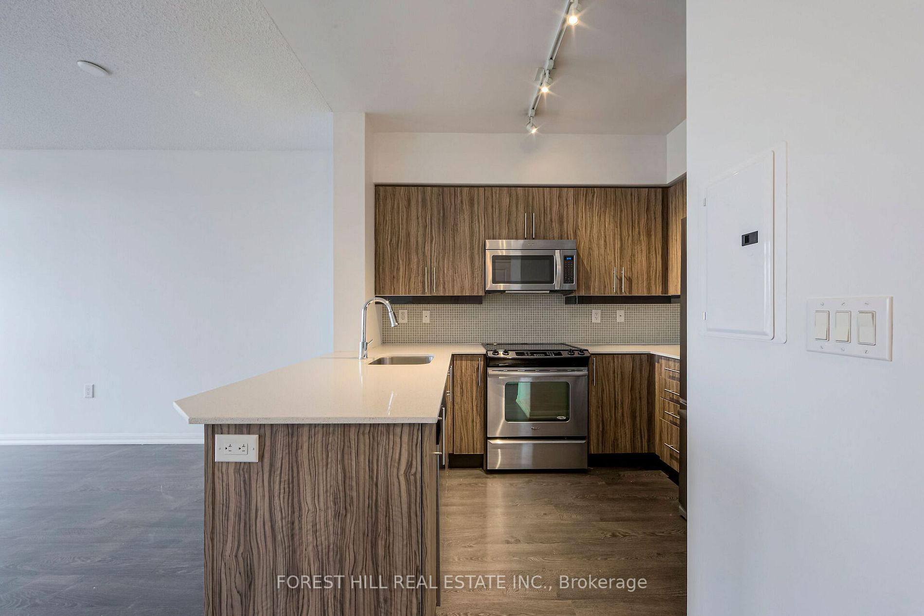 125 Western Battery Rd, #2213