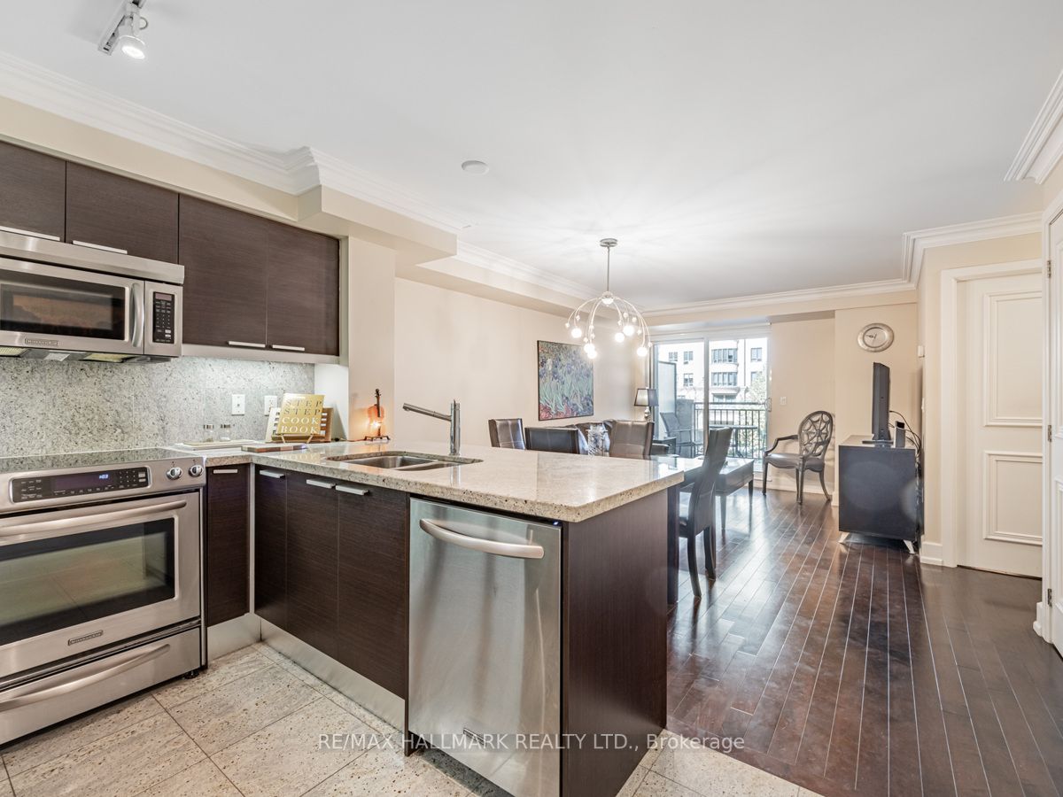 650 Sheppard Ave E, #207