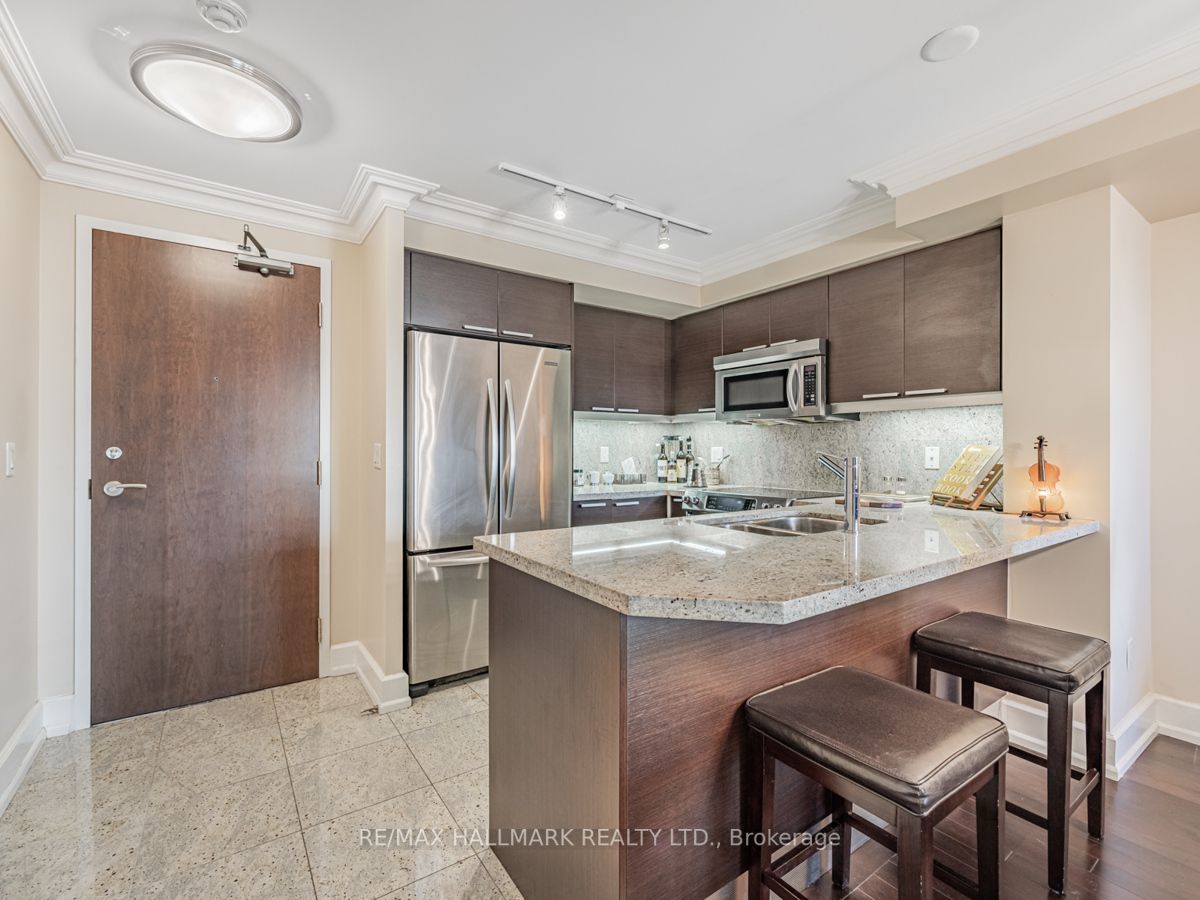 650 Sheppard Ave E, #207