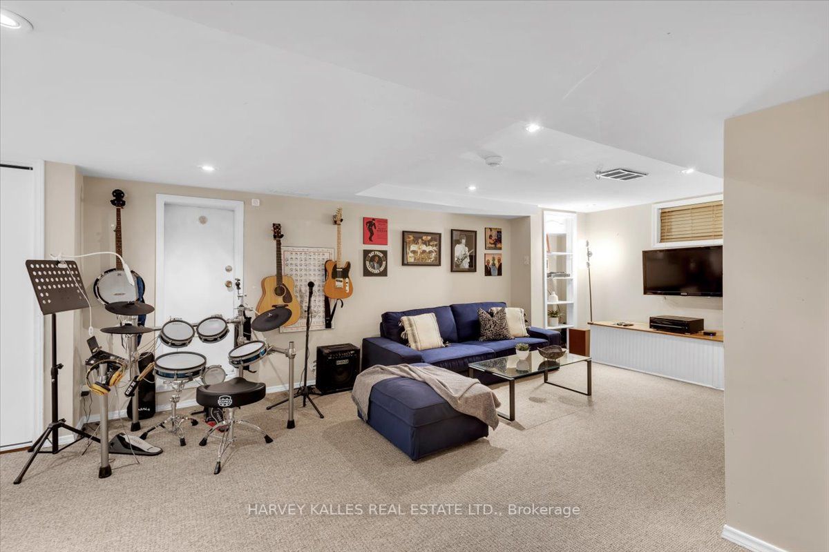 27 Craigmore Crescent