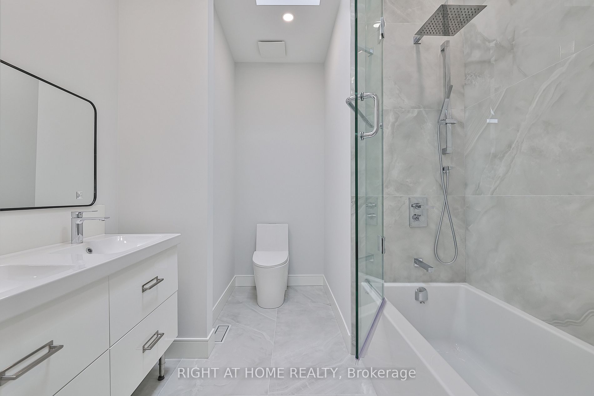 194 Sheldrake Boulevard E