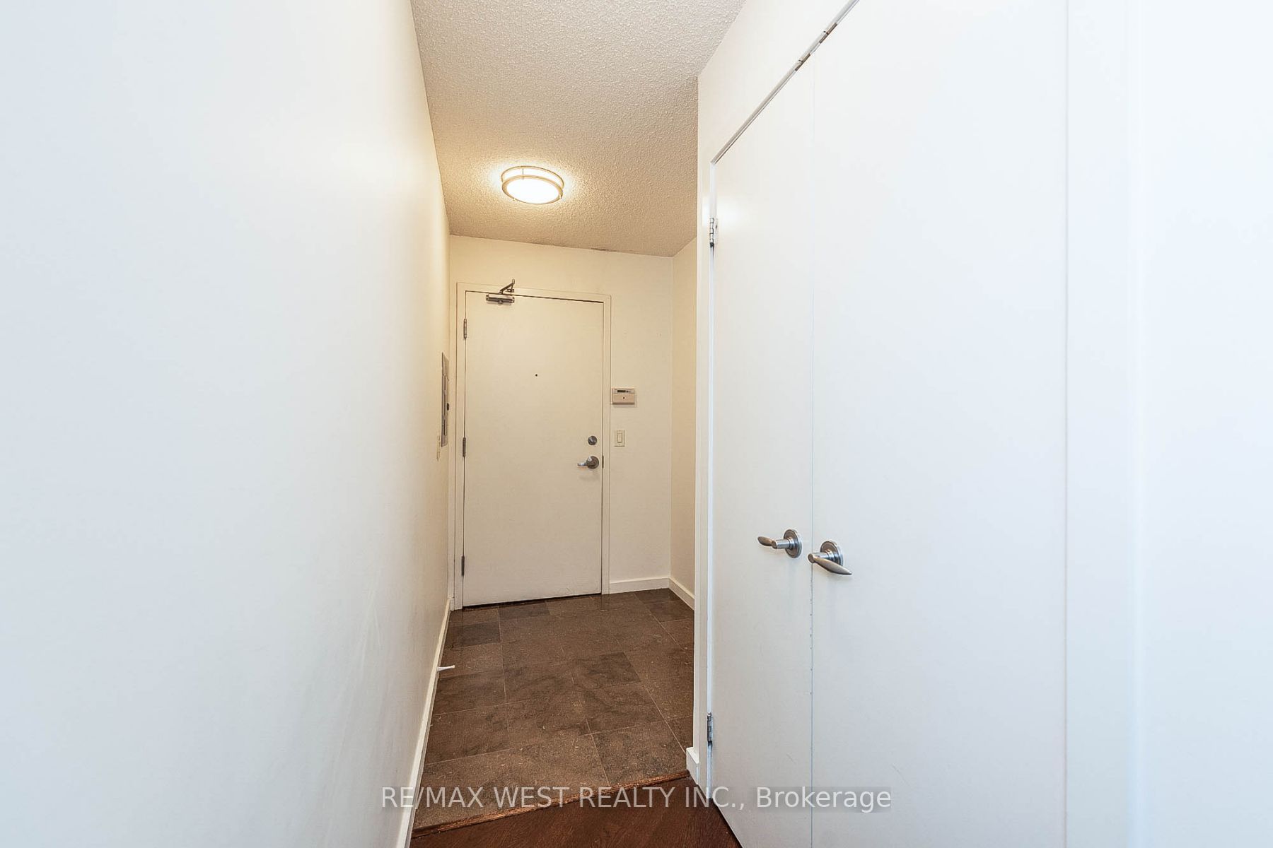 8 York St, #603