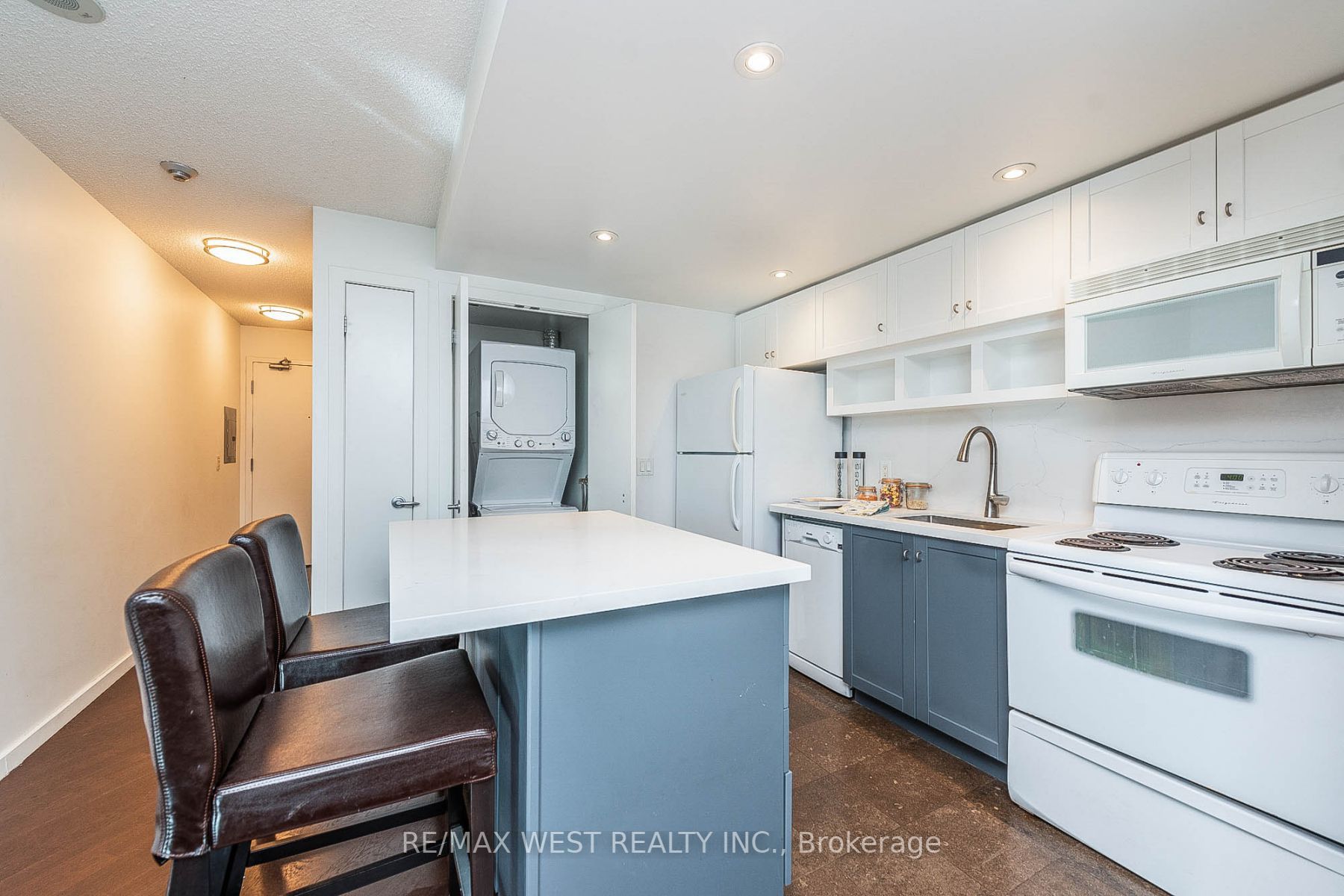 8 York St, #603