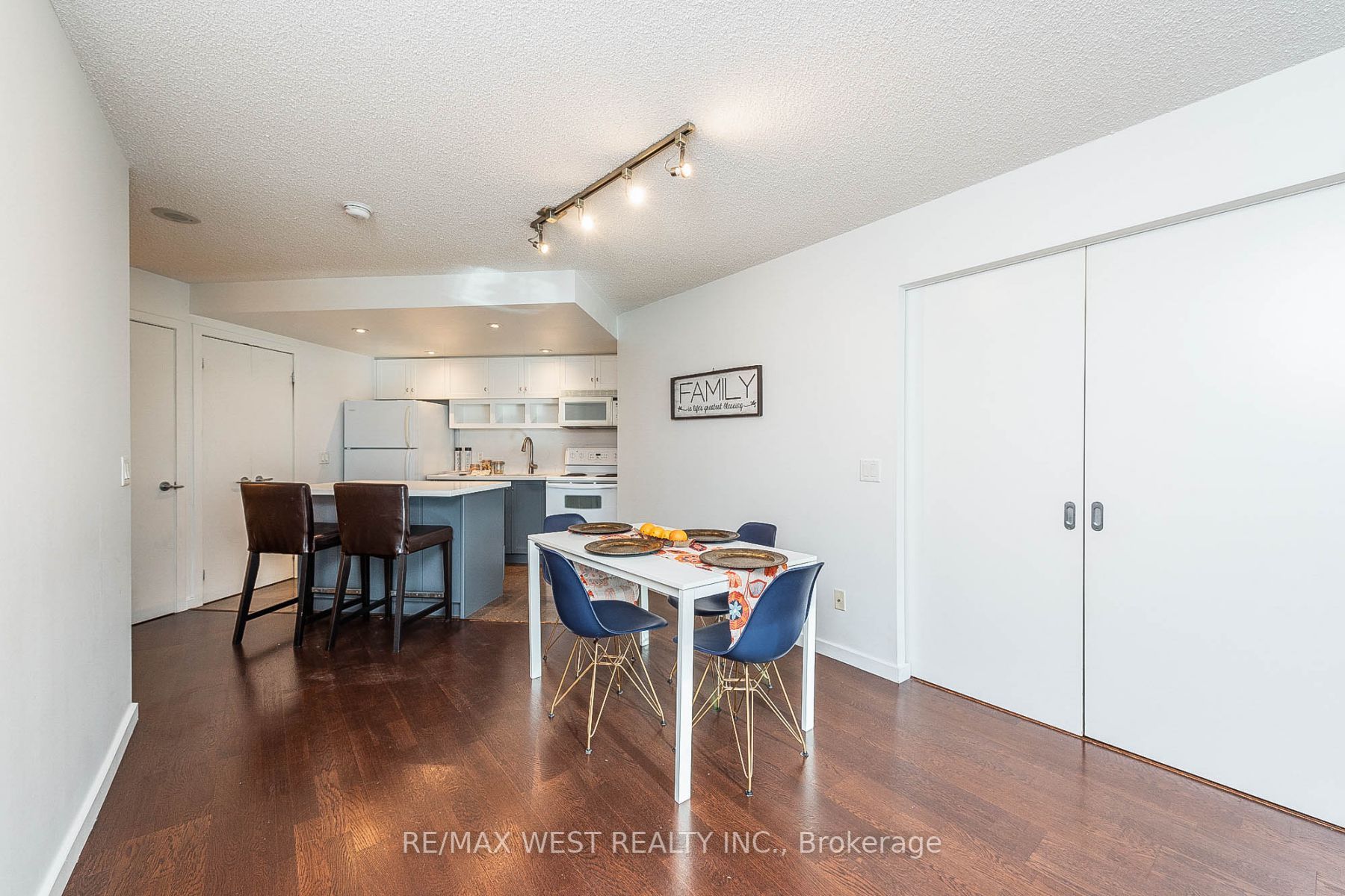 8 York St, #603