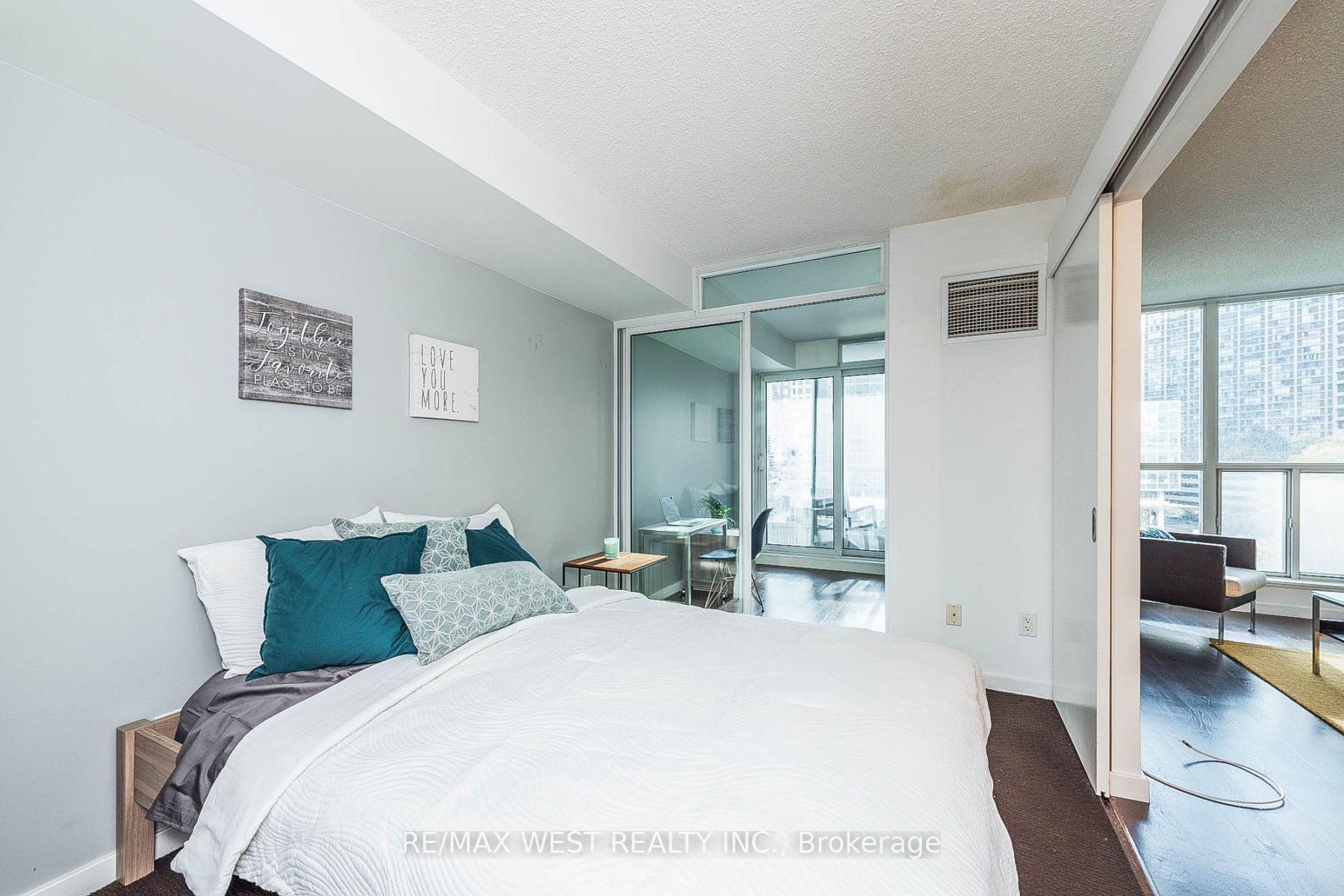 8 York St, #603