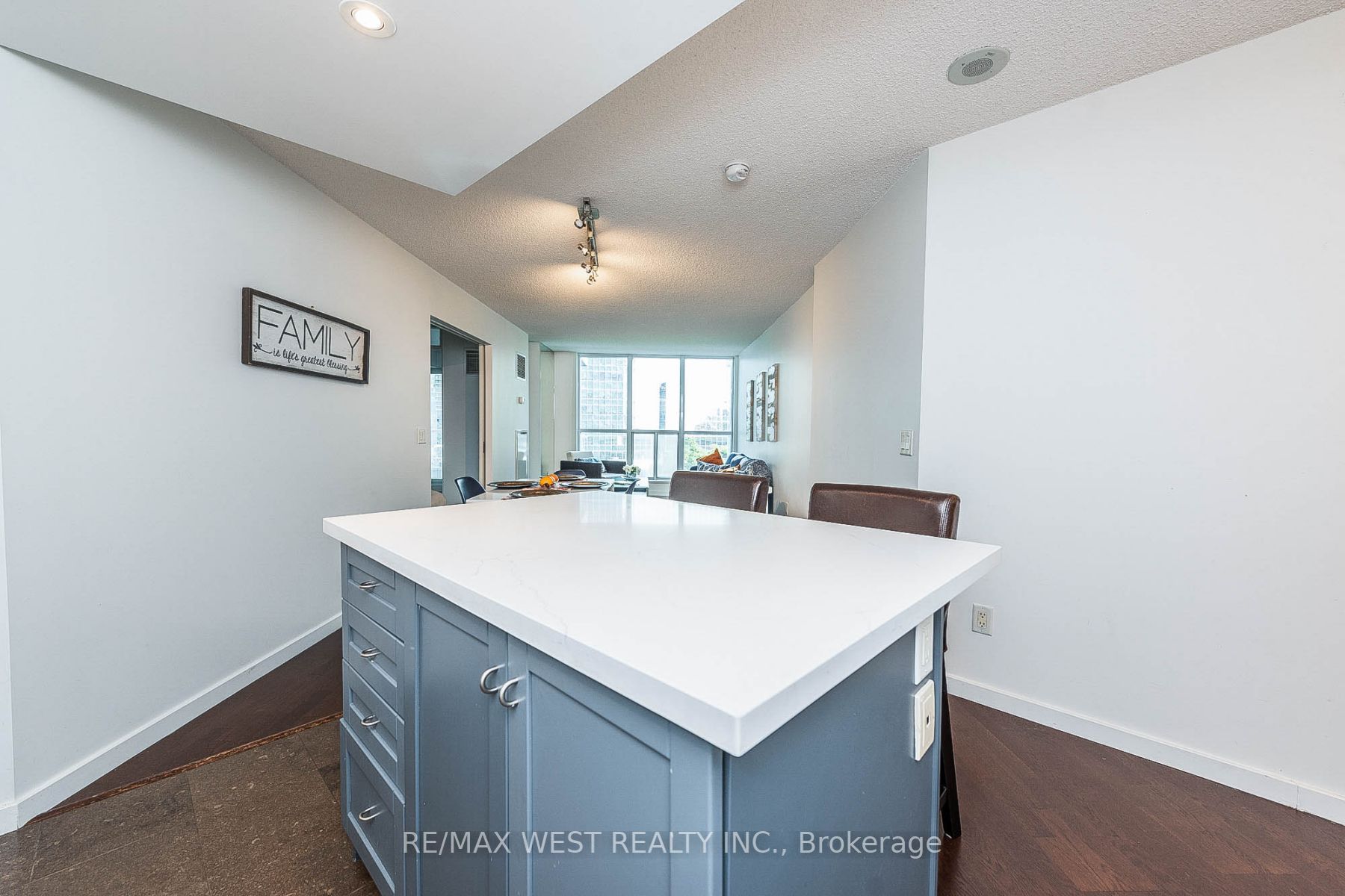 8 York St, #603