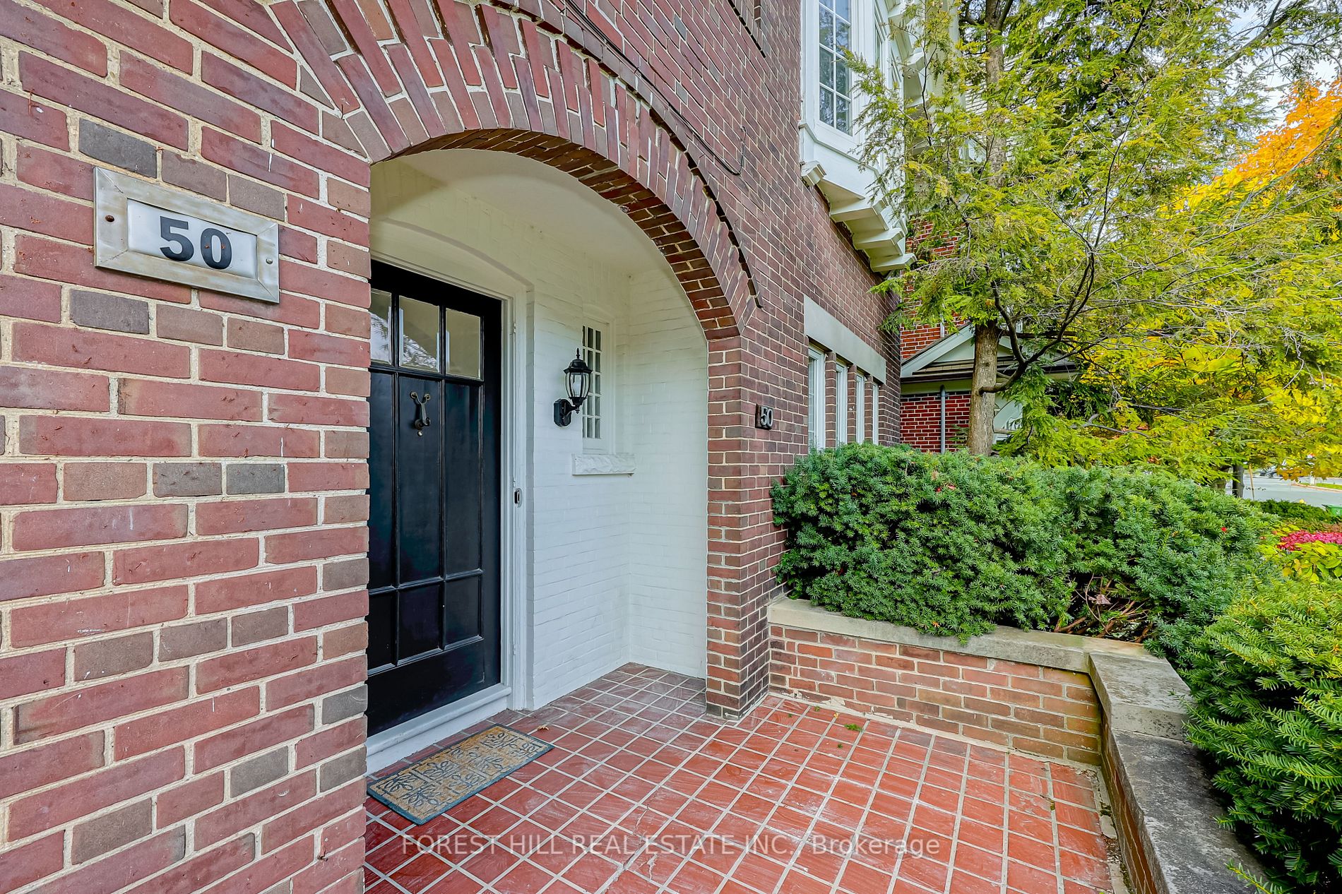 50 Lascelles Blvd
