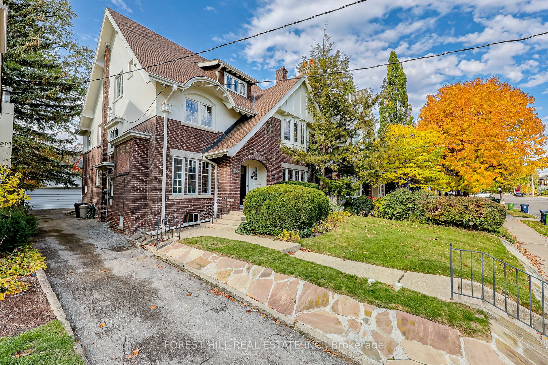 50 Lascelles Blvd