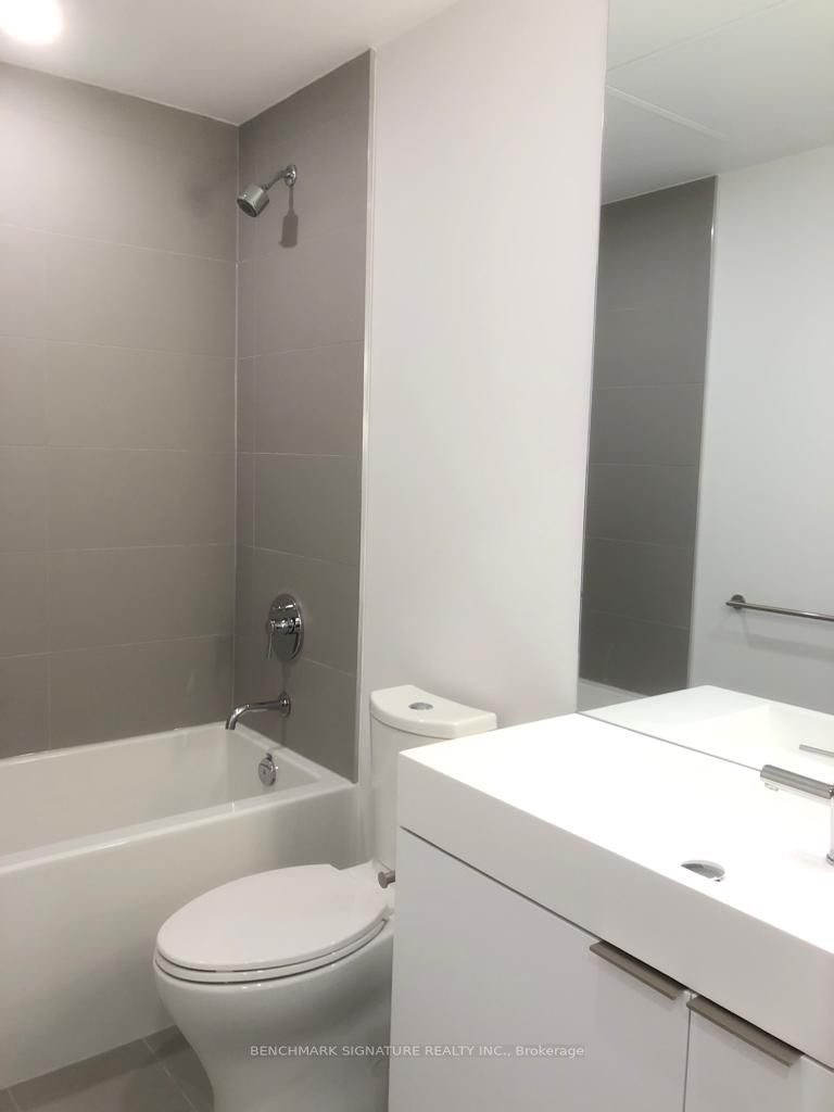 33 Helendale Ave, #1401