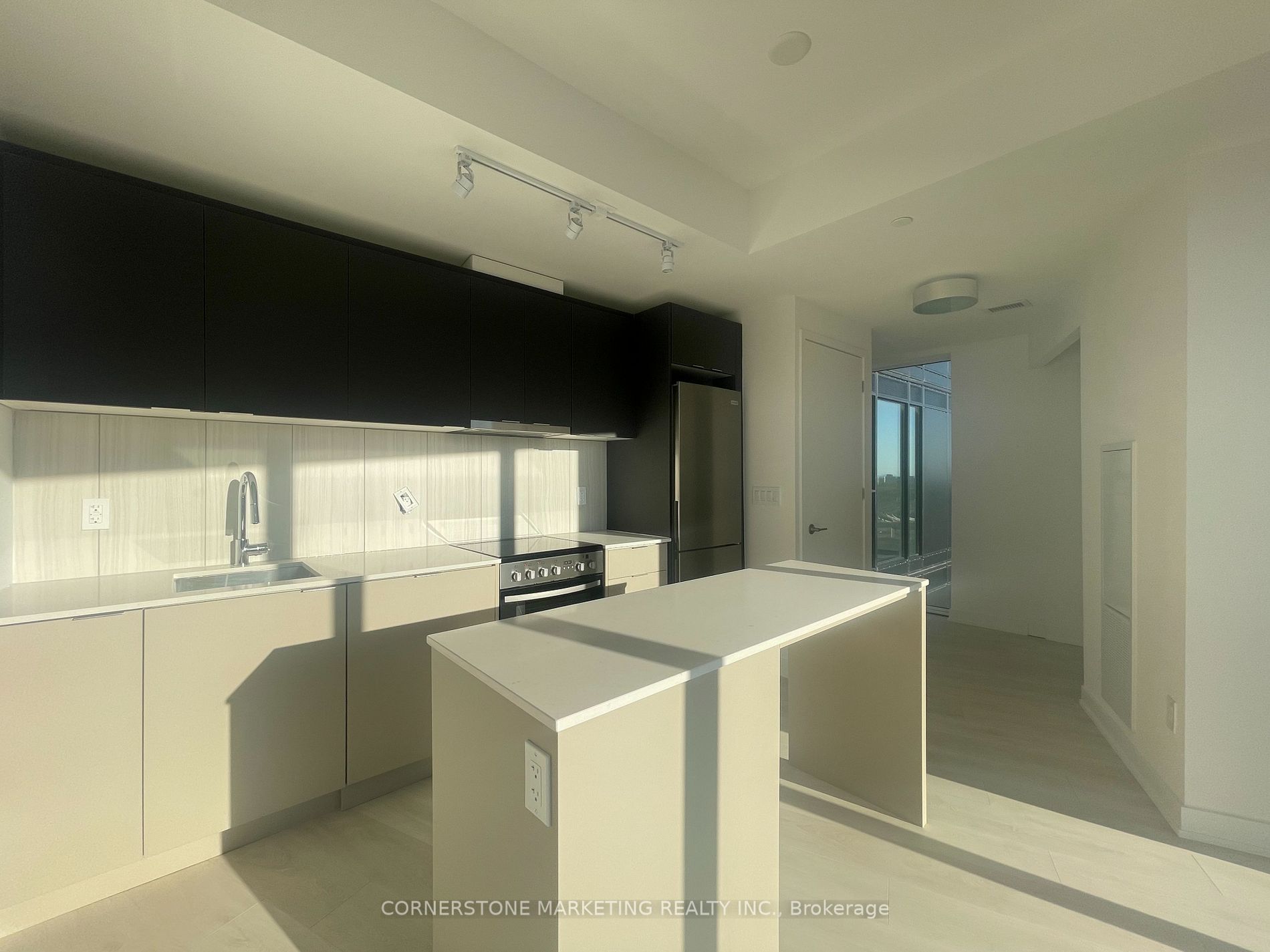 8 Tippett Rd, #1510