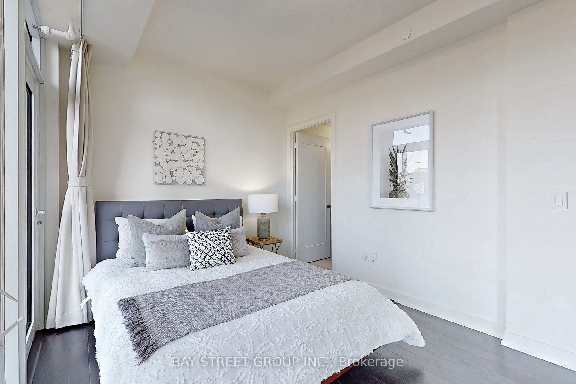 330 Richmond St, #1103