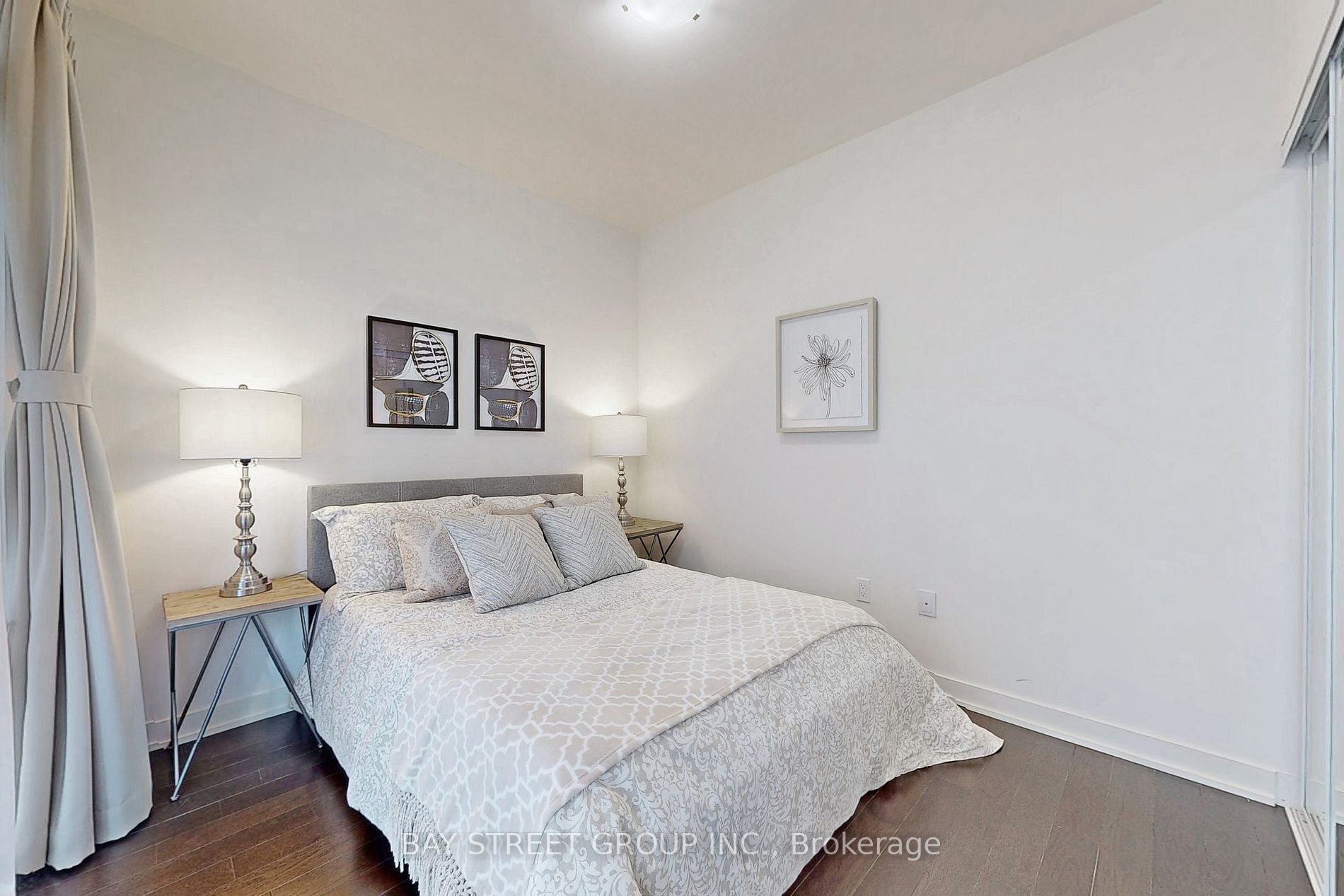 330 Richmond St, #1103