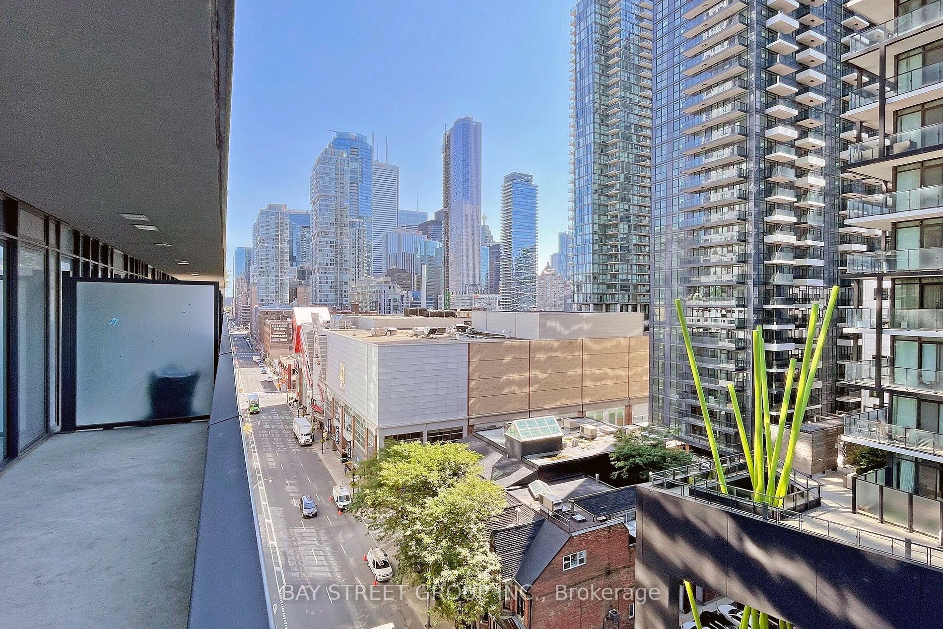330 Richmond St, #1103