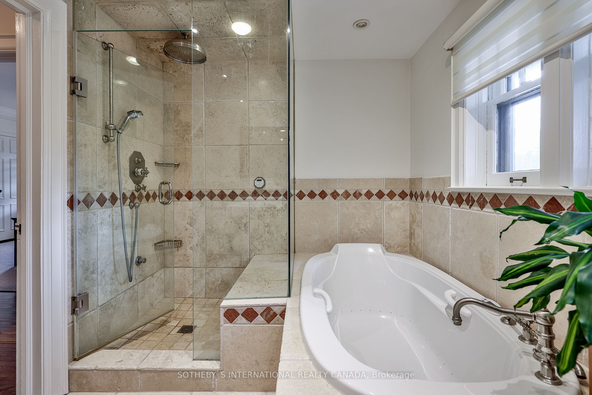 90 Highbourne Rd