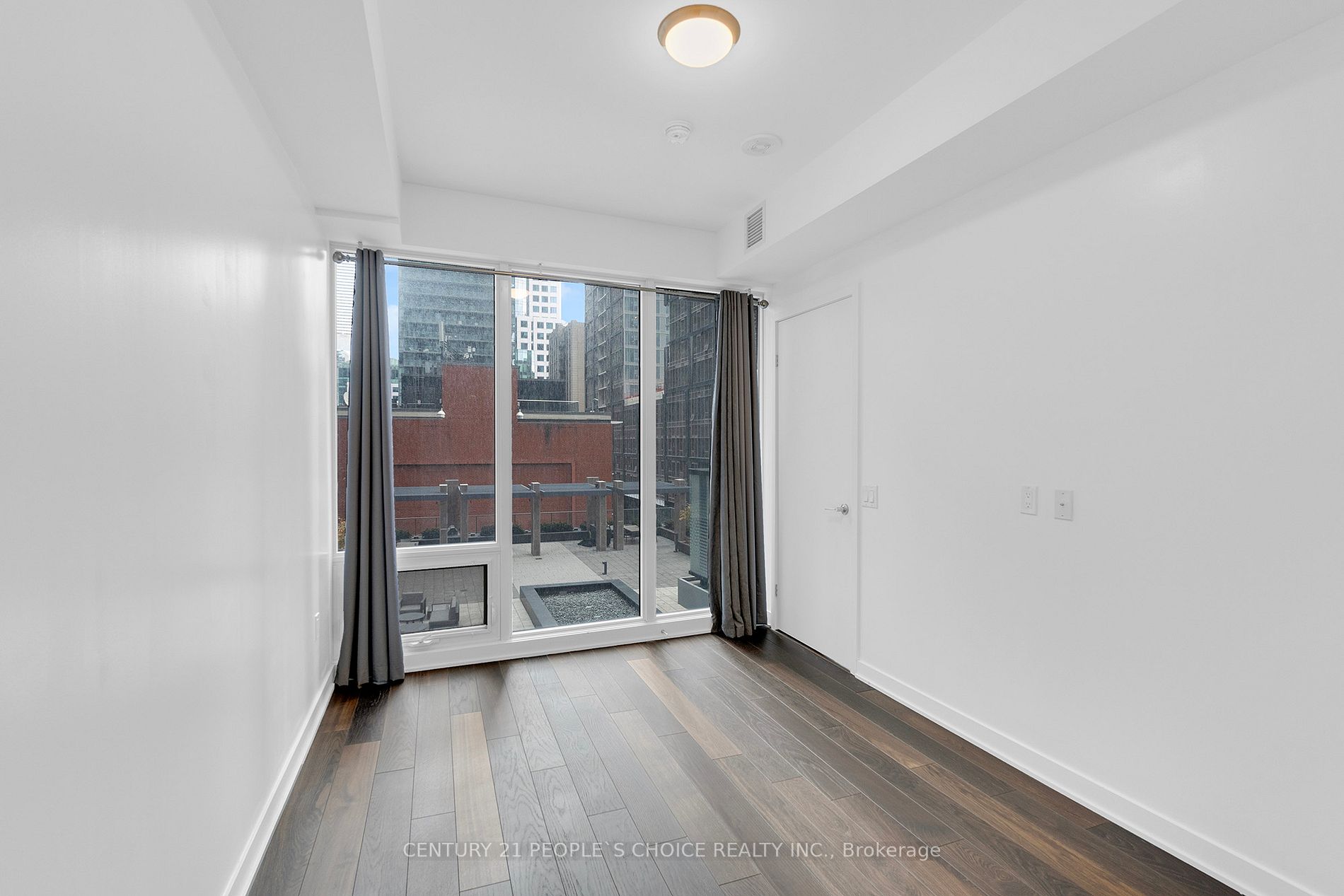 115 Blue Jays Way, #1101