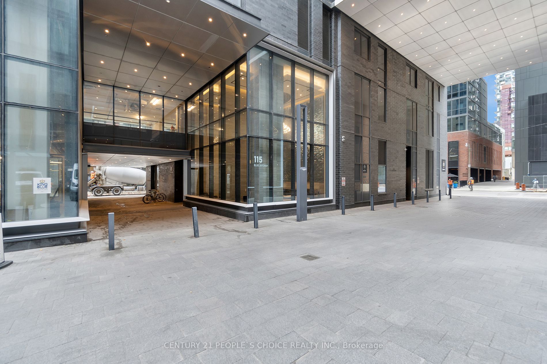 115 Blue Jays Way, #1101