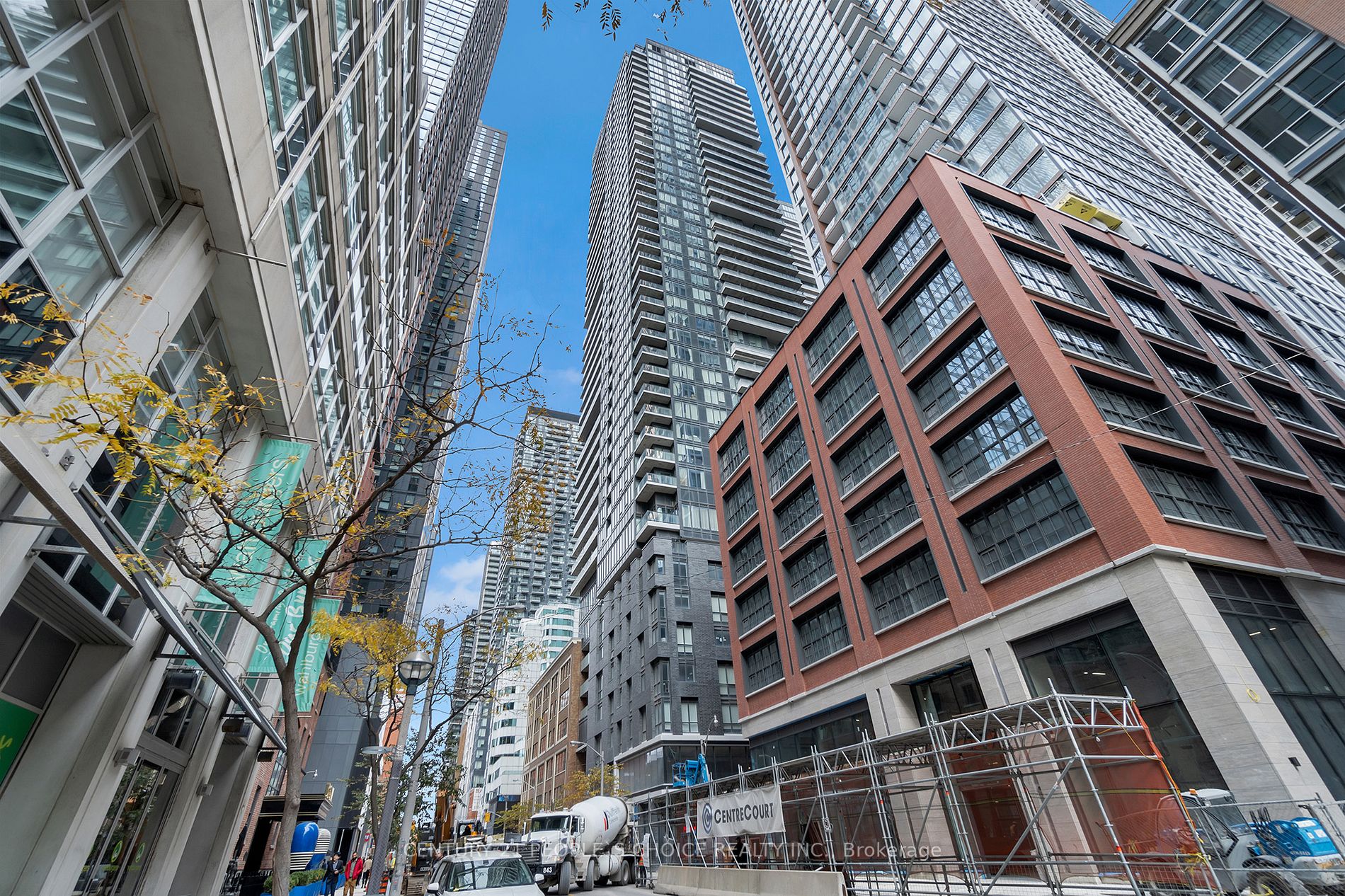 115 Blue Jays Way, #1101