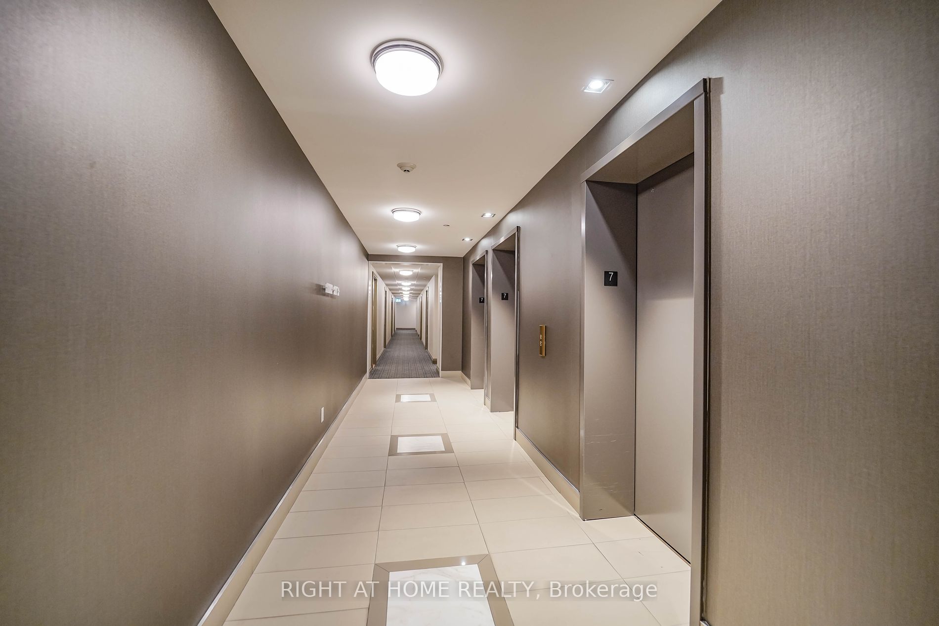 591 Sheppard Ave E, #705