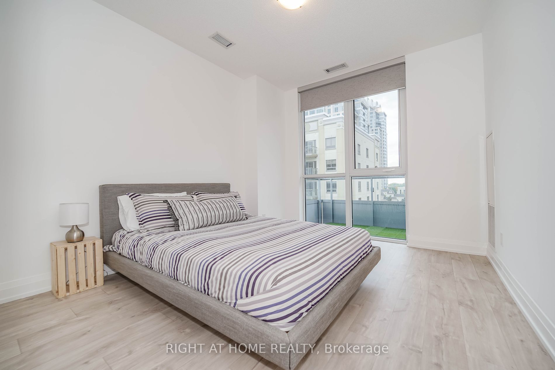591 Sheppard Ave E, #705