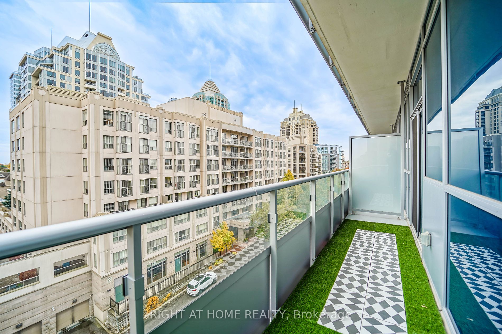 591 Sheppard Ave E, #705