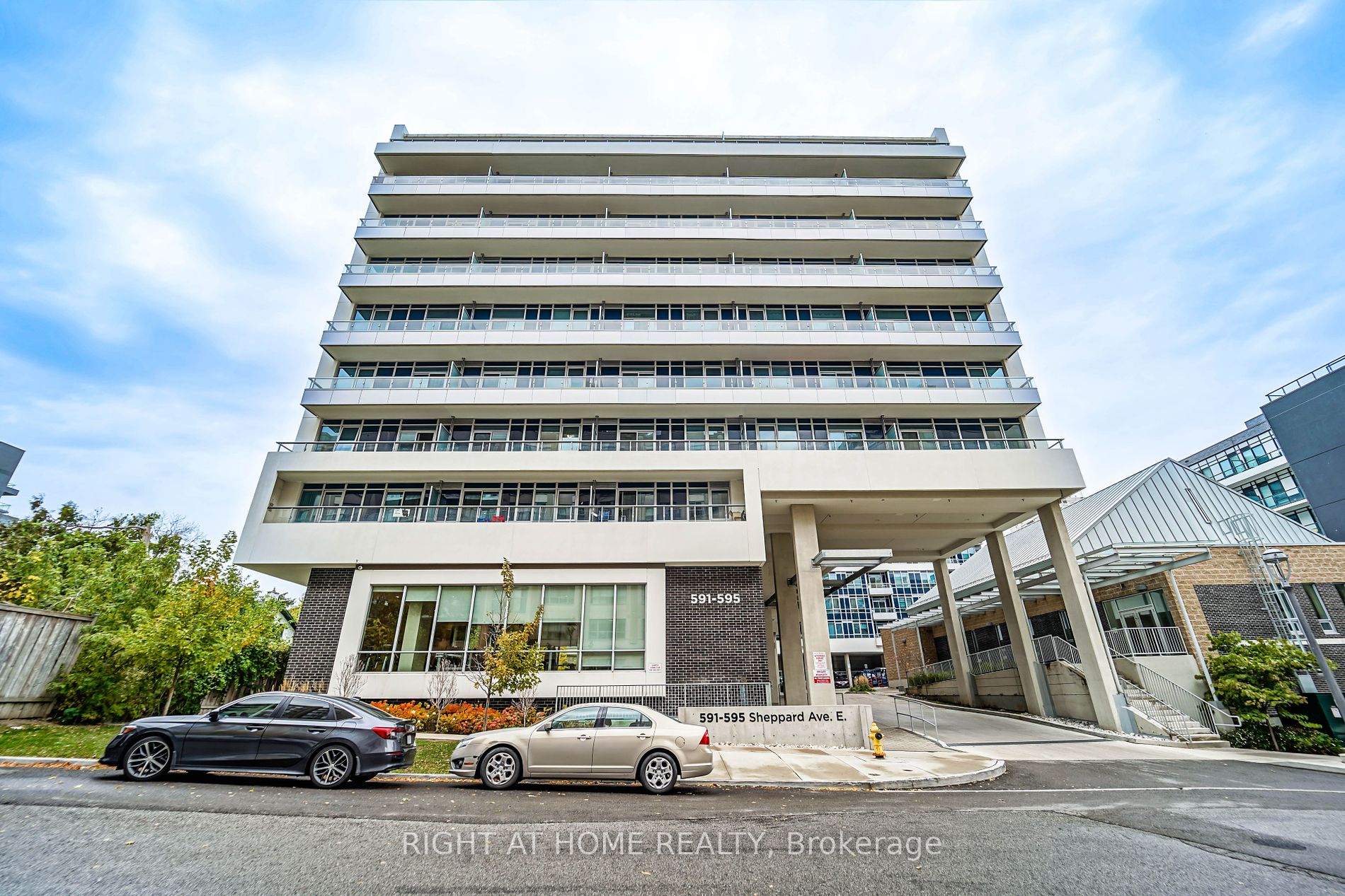 591 Sheppard Ave E, #705