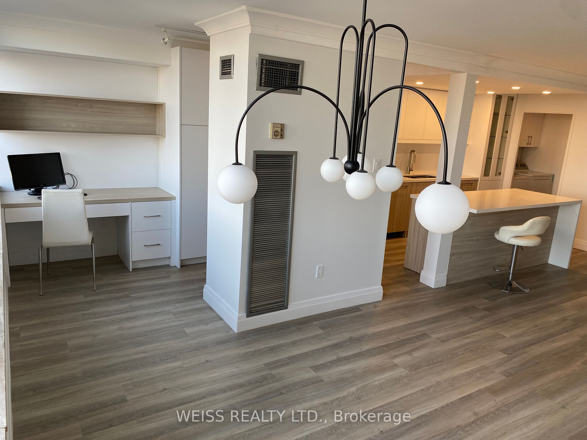 3000 Bathurst St, #706
