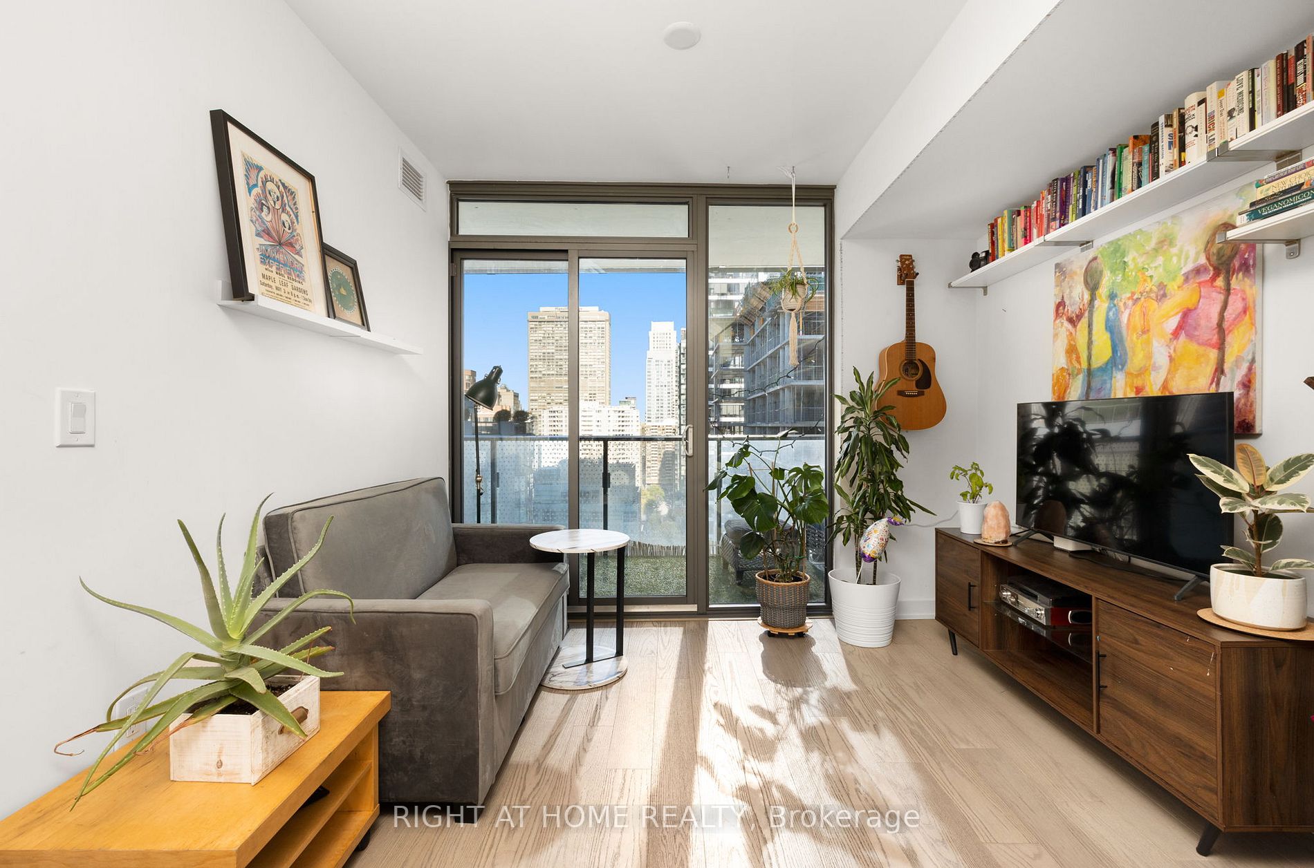 11 Wellesley St W, #1909