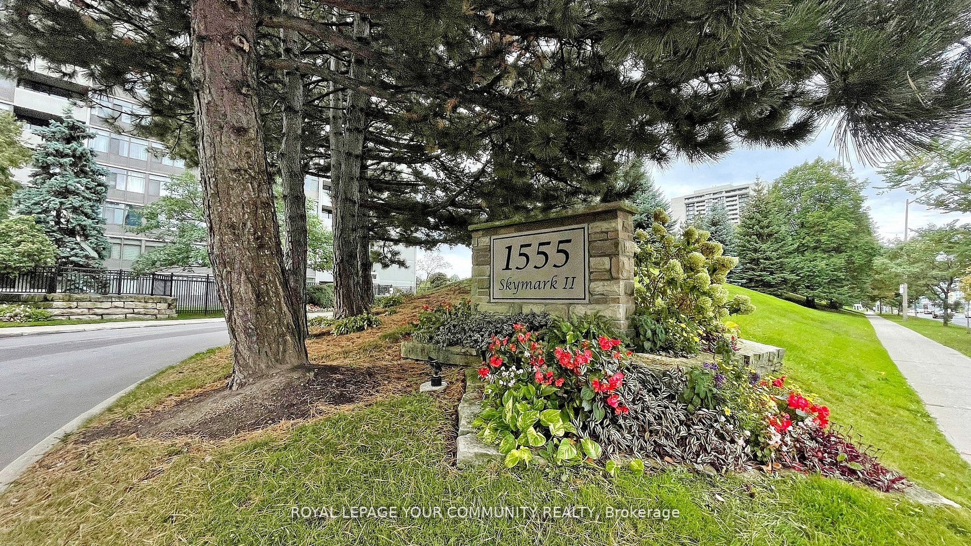 1555 Finch Ave E, #101