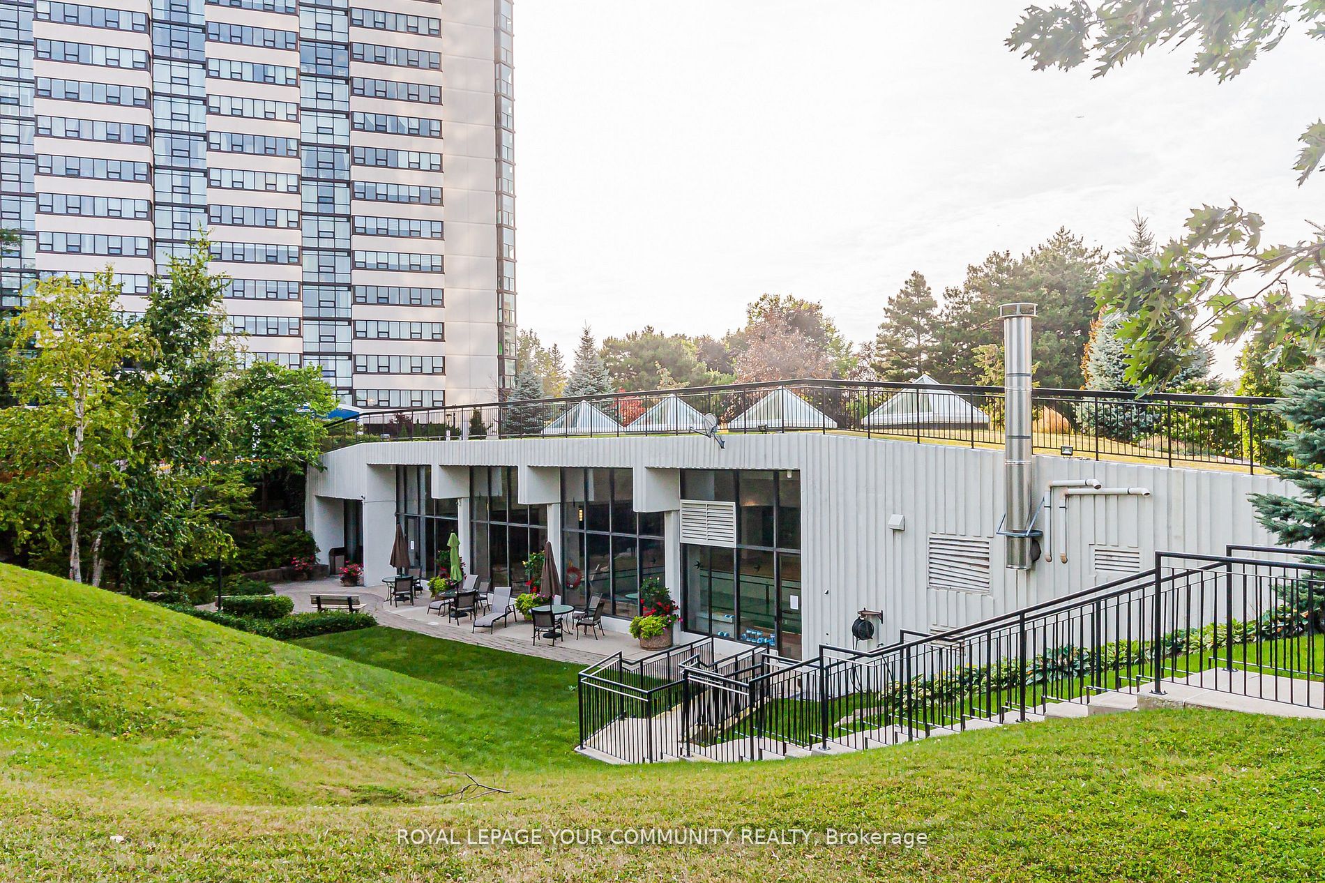 1555 Finch Ave E, #101