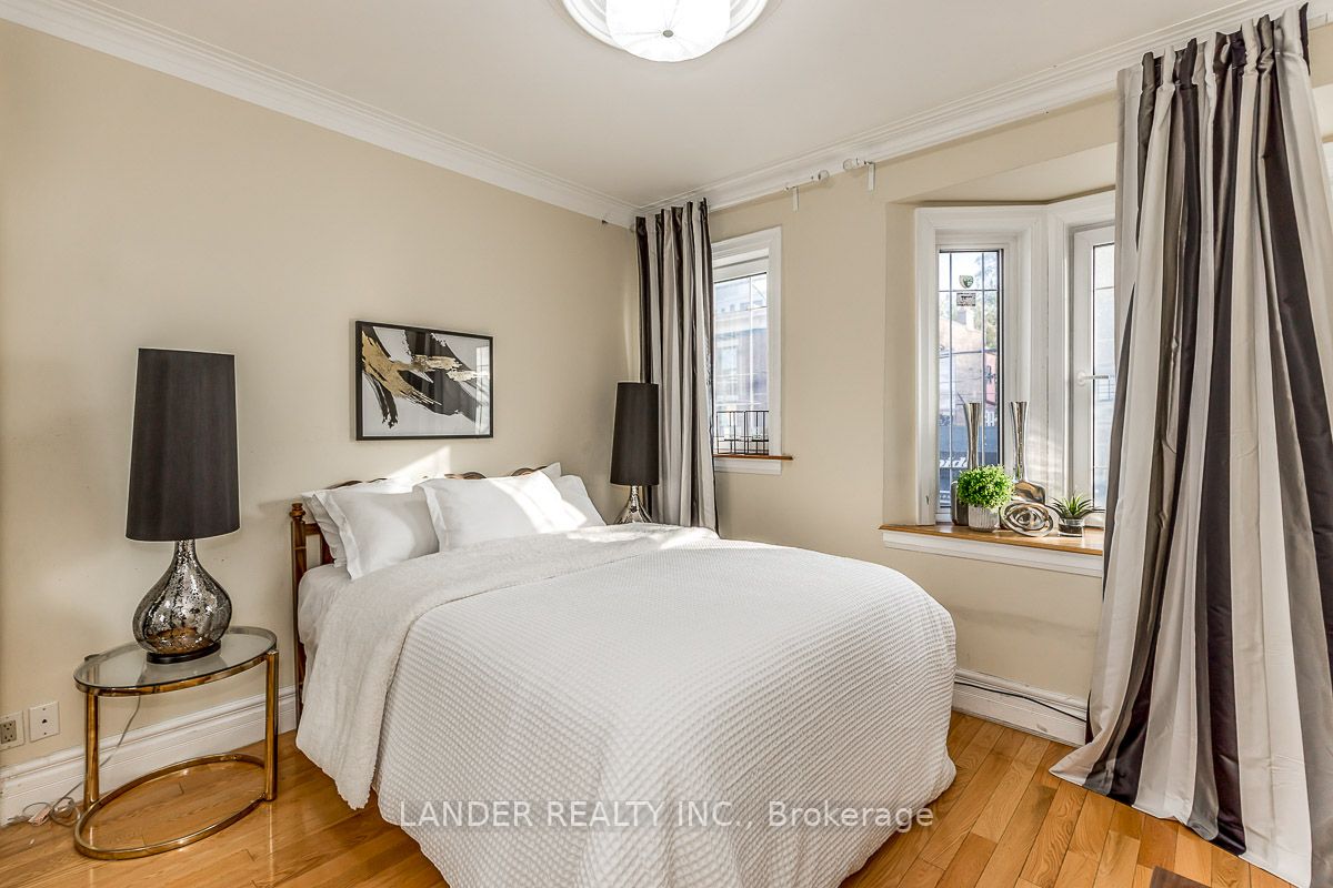 1092 Bathurst St, #B
