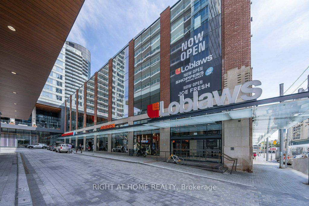 17 Bathurst St, #1112