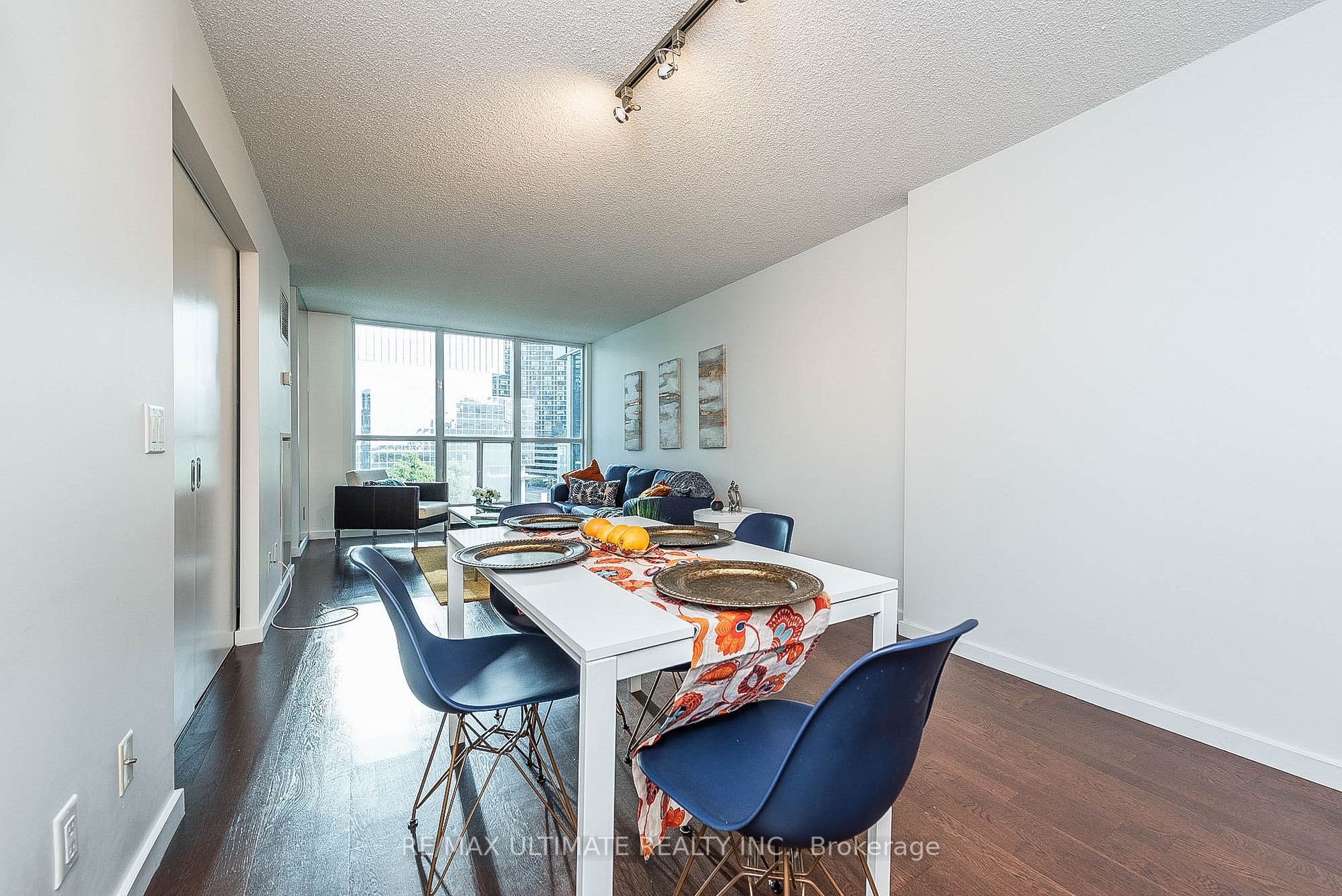 8 York St, #603