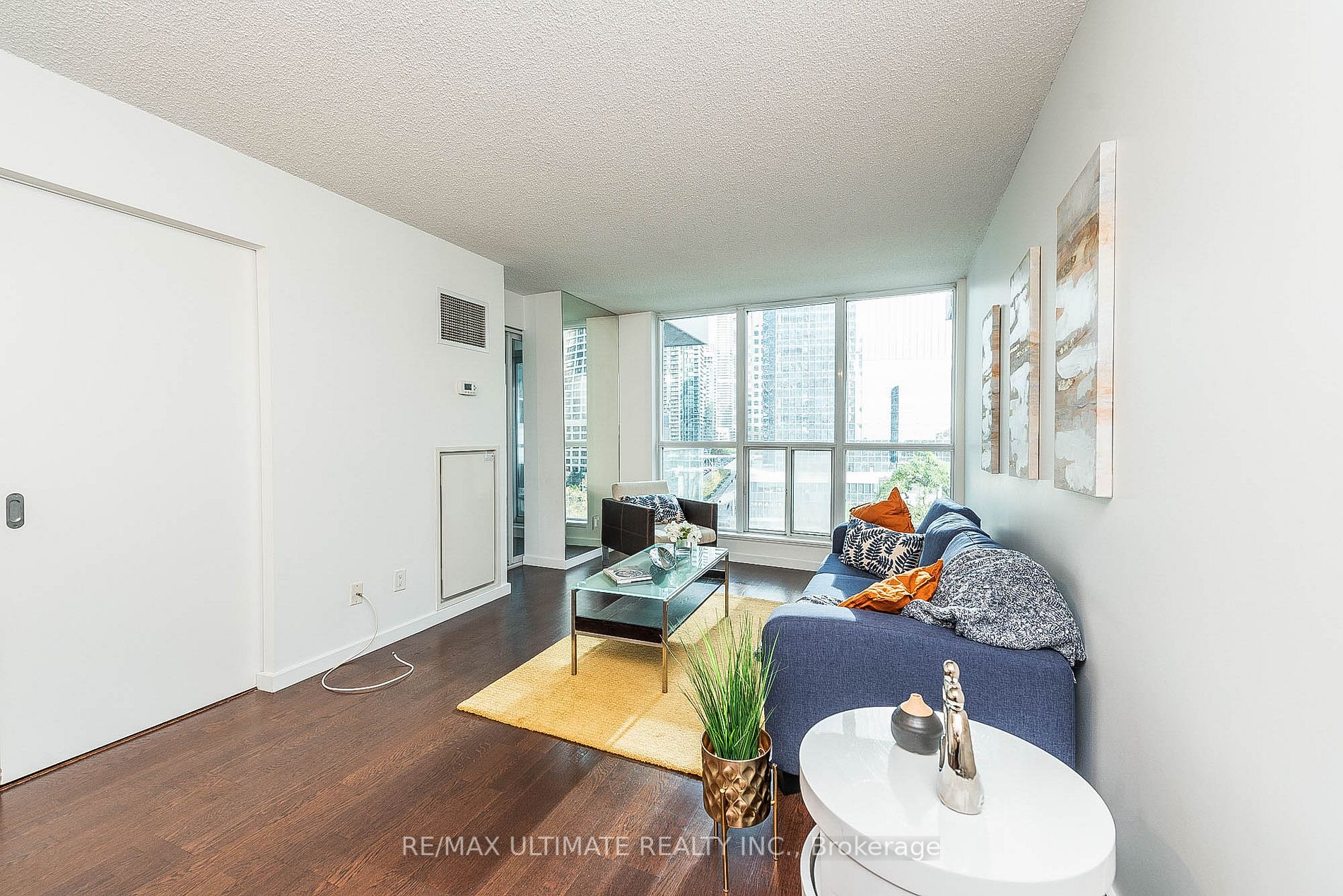 8 York St, #603