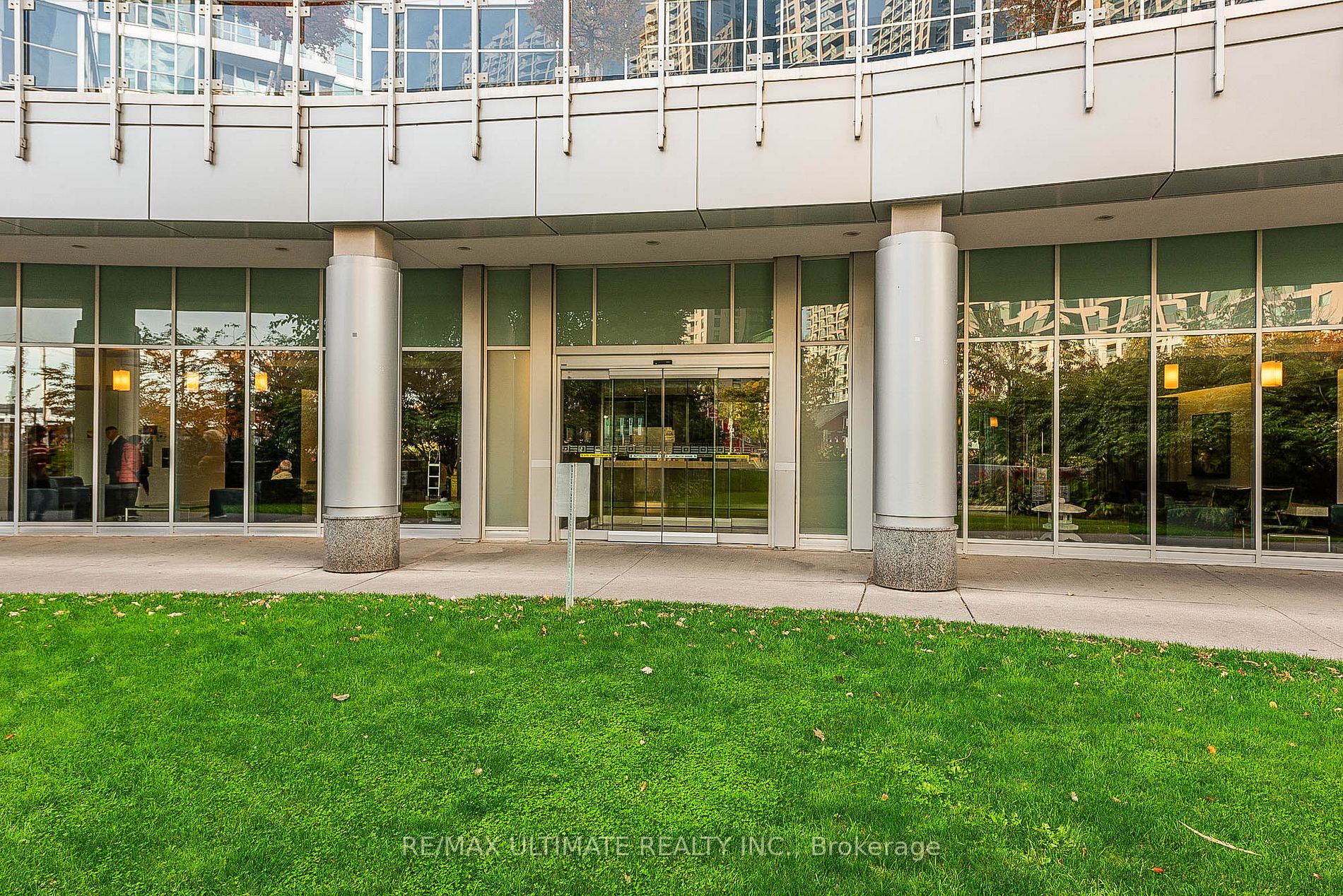 8 York St, #603