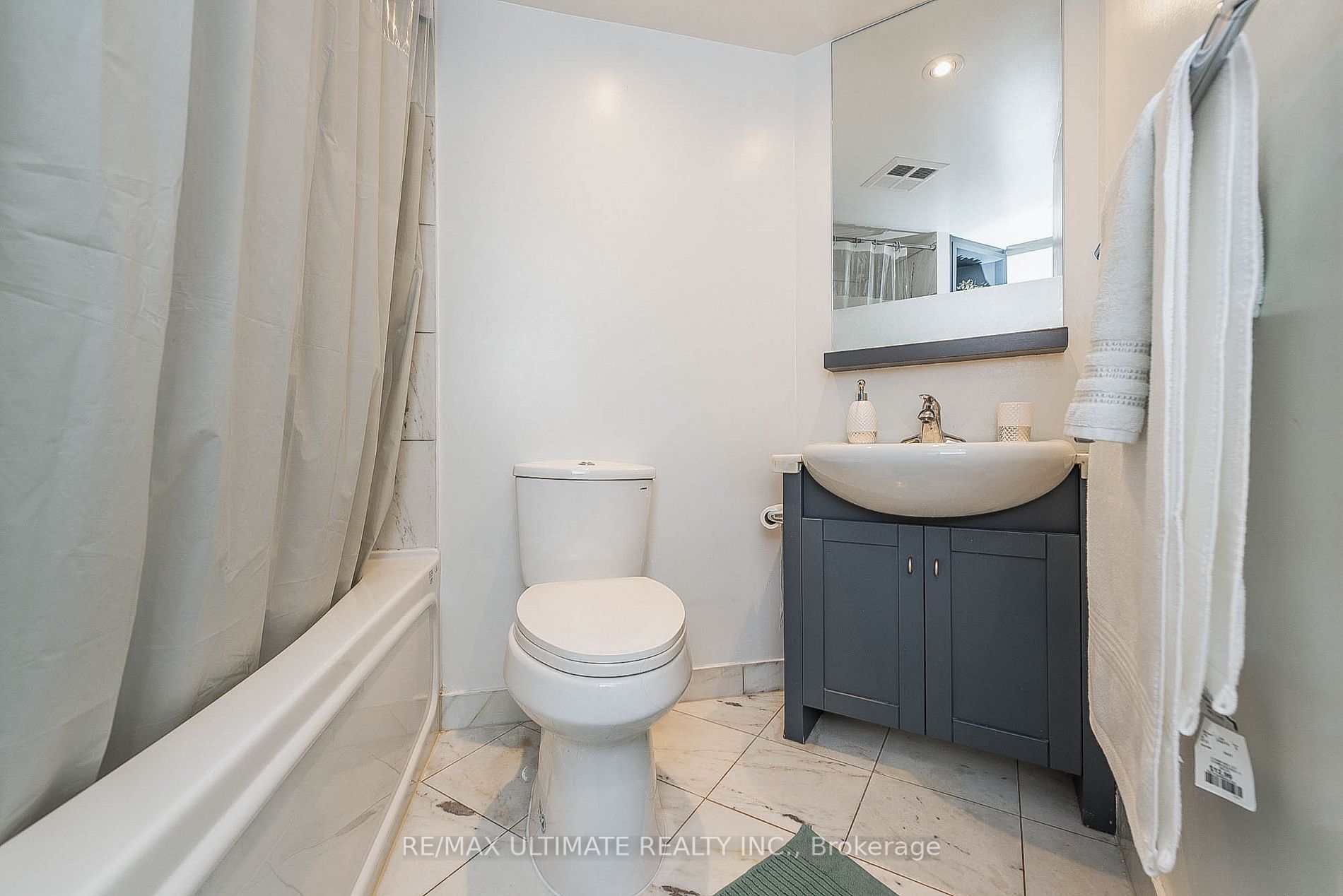 8 York St, #603