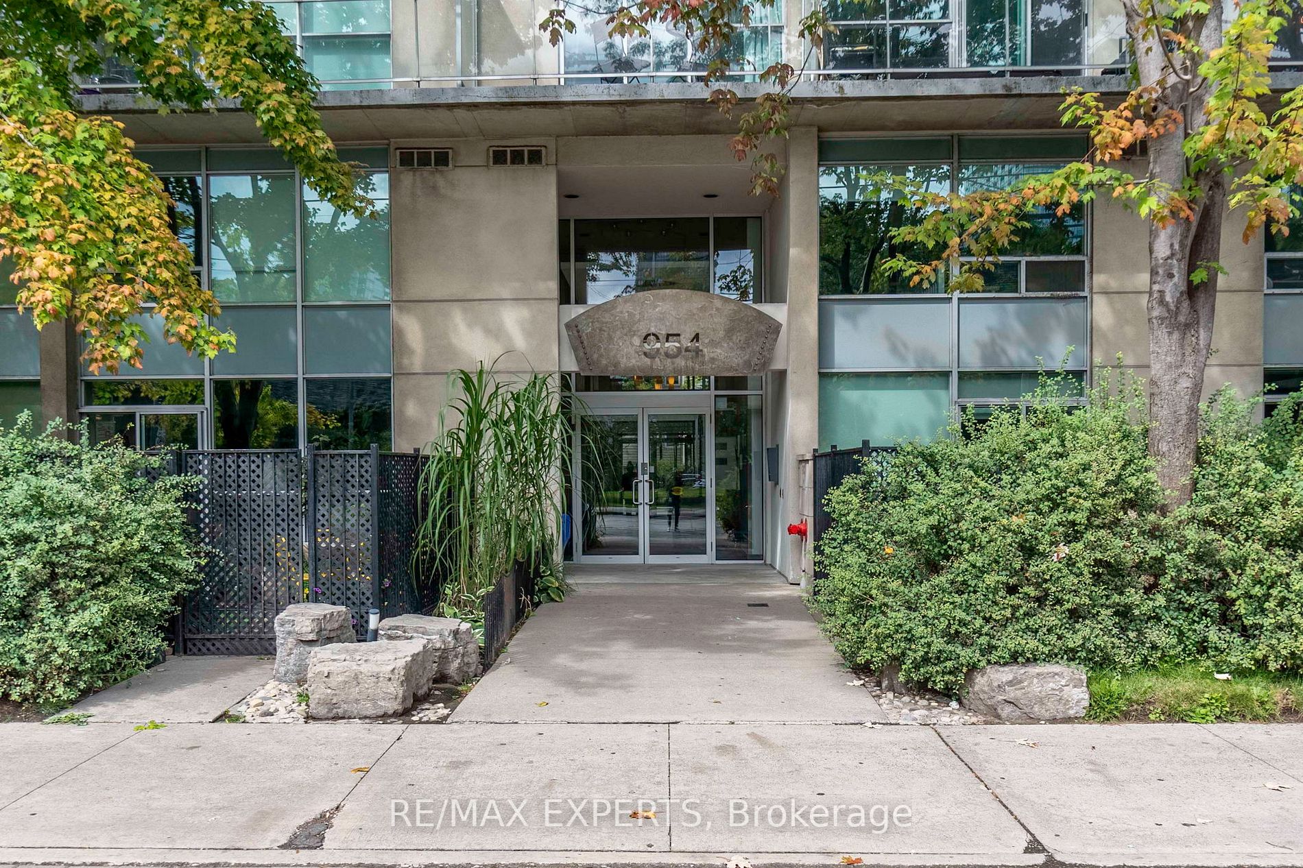 954 King St W, #522