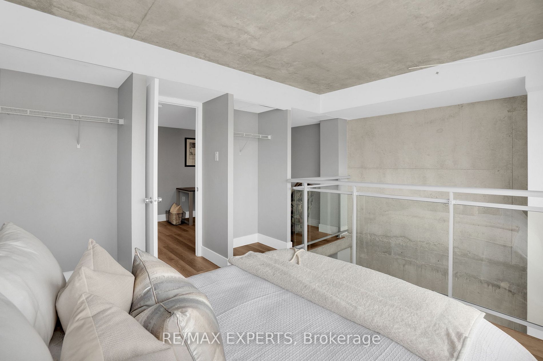 954 King St W, #522