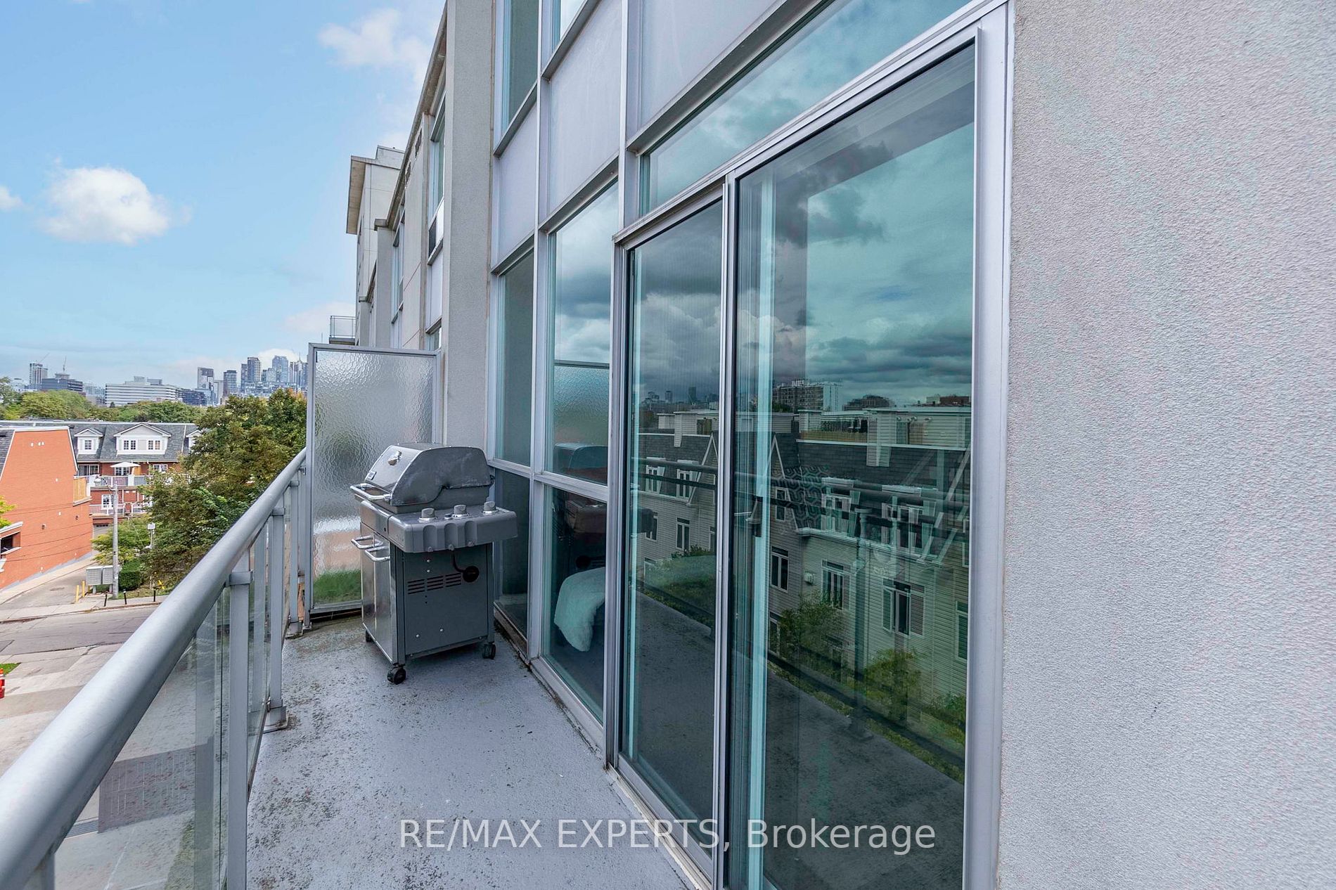 954 King St W, #522