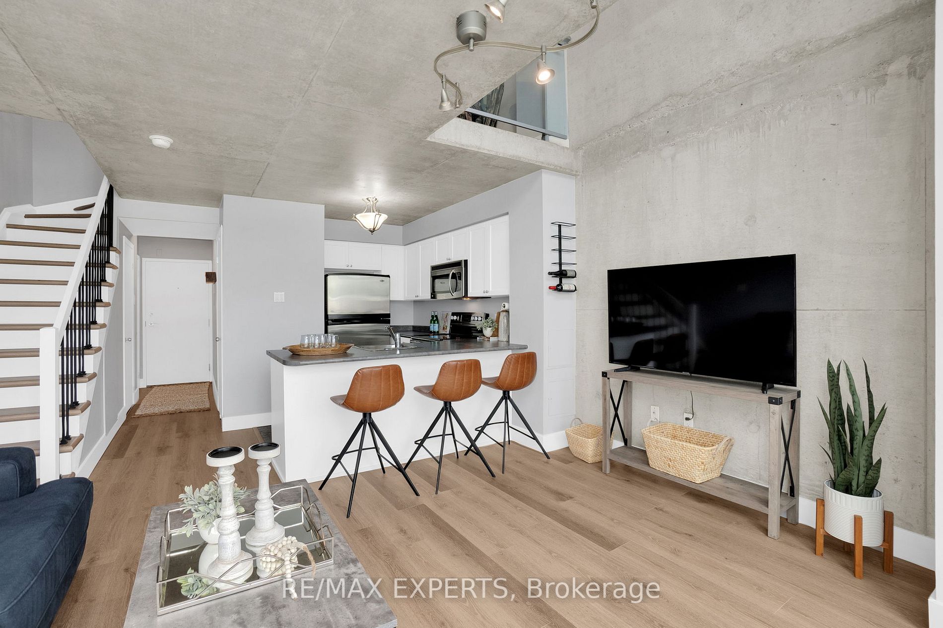954 King St W, #522