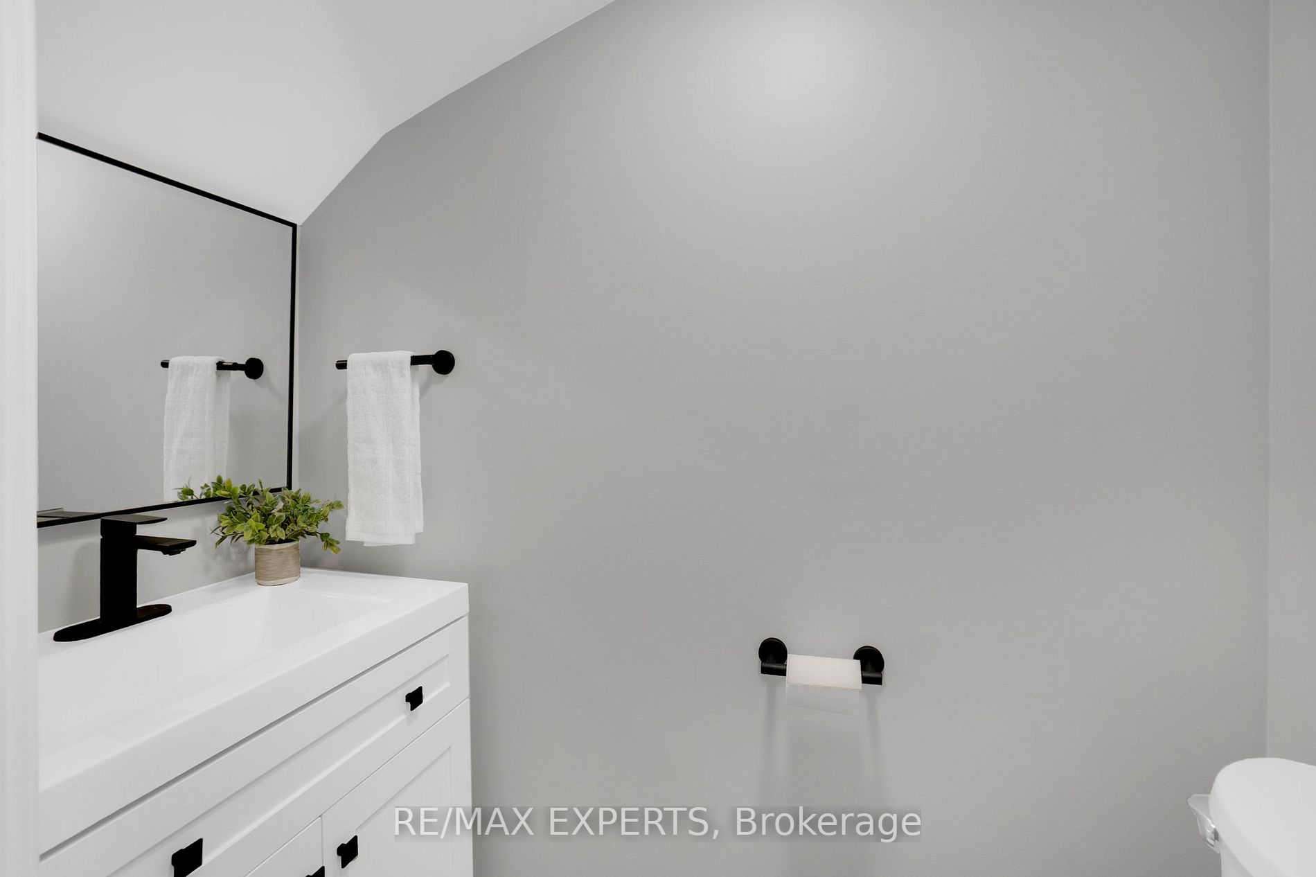 954 King St W, #522