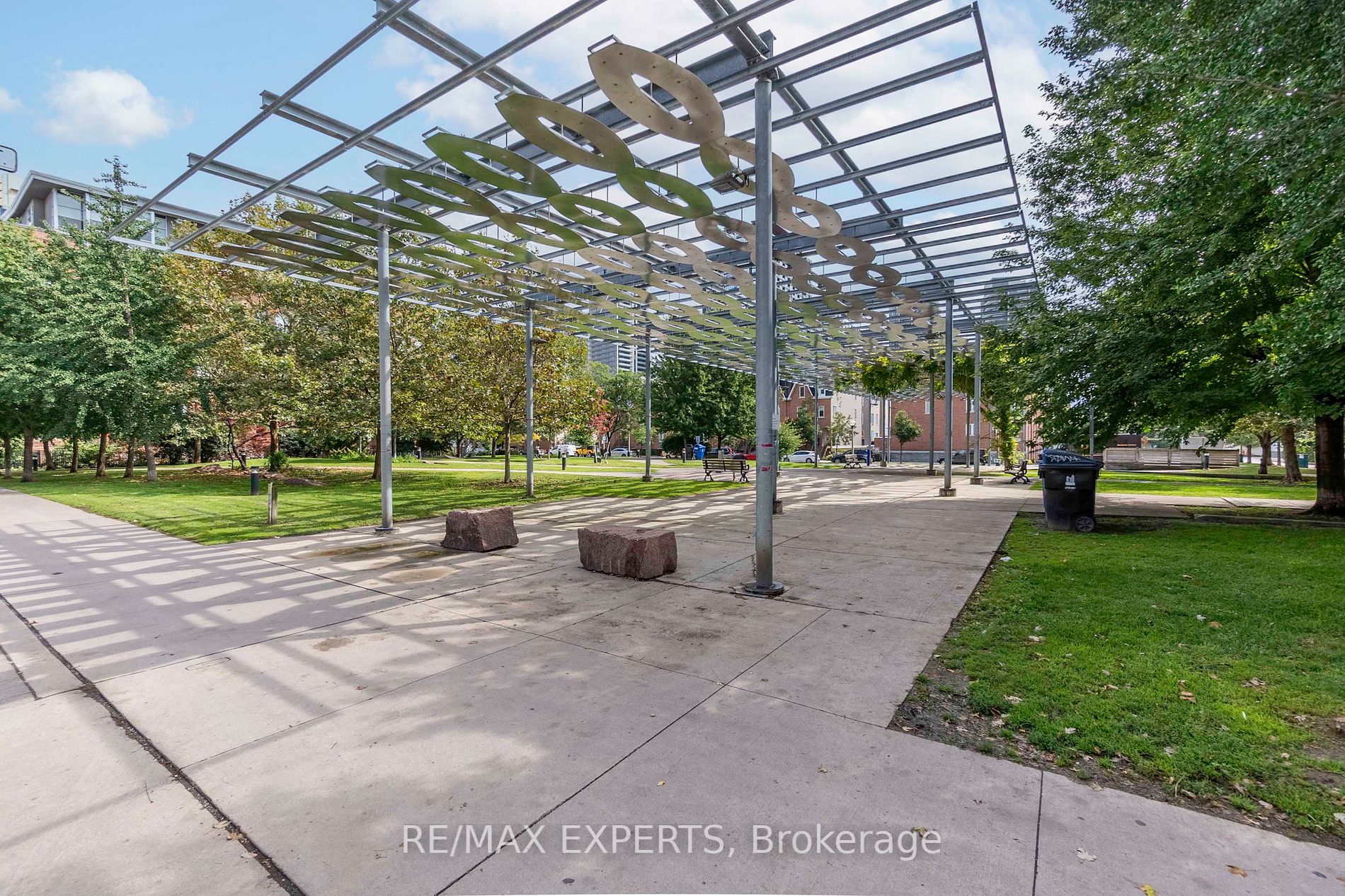 954 King St W, #522