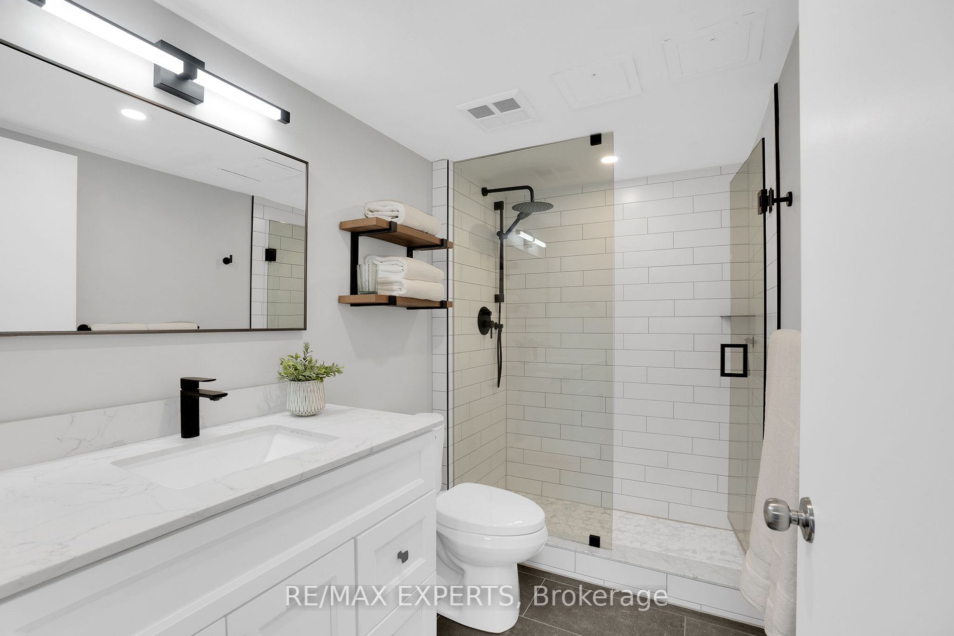 954 King St W, #522