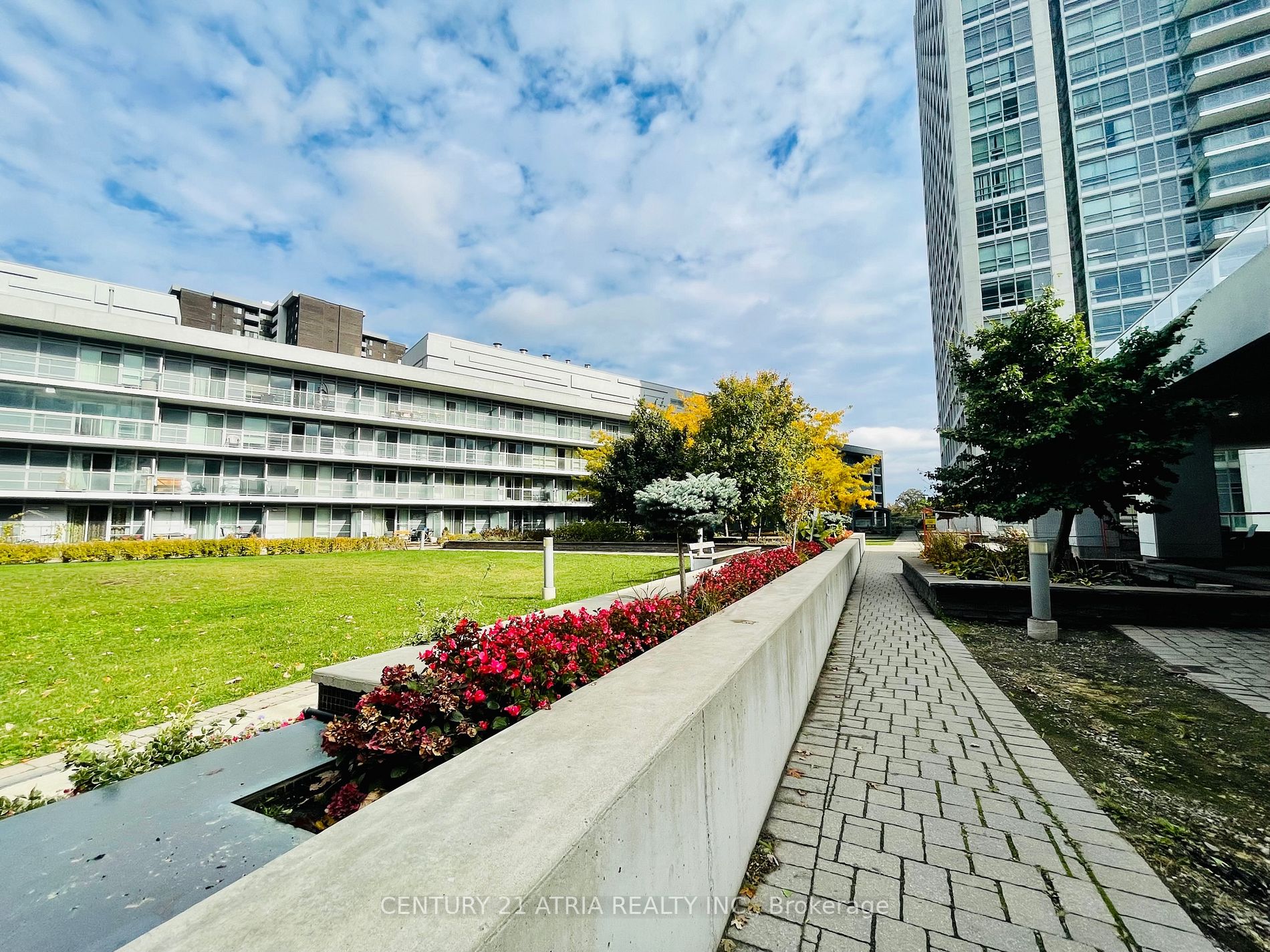 275 Yorkland Dr, #1211