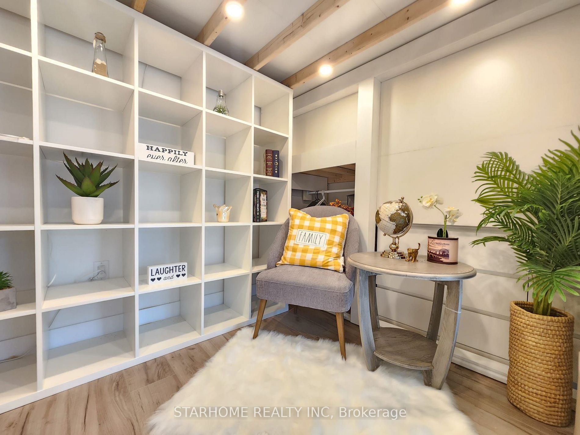 25 Adra Grado Way, #258