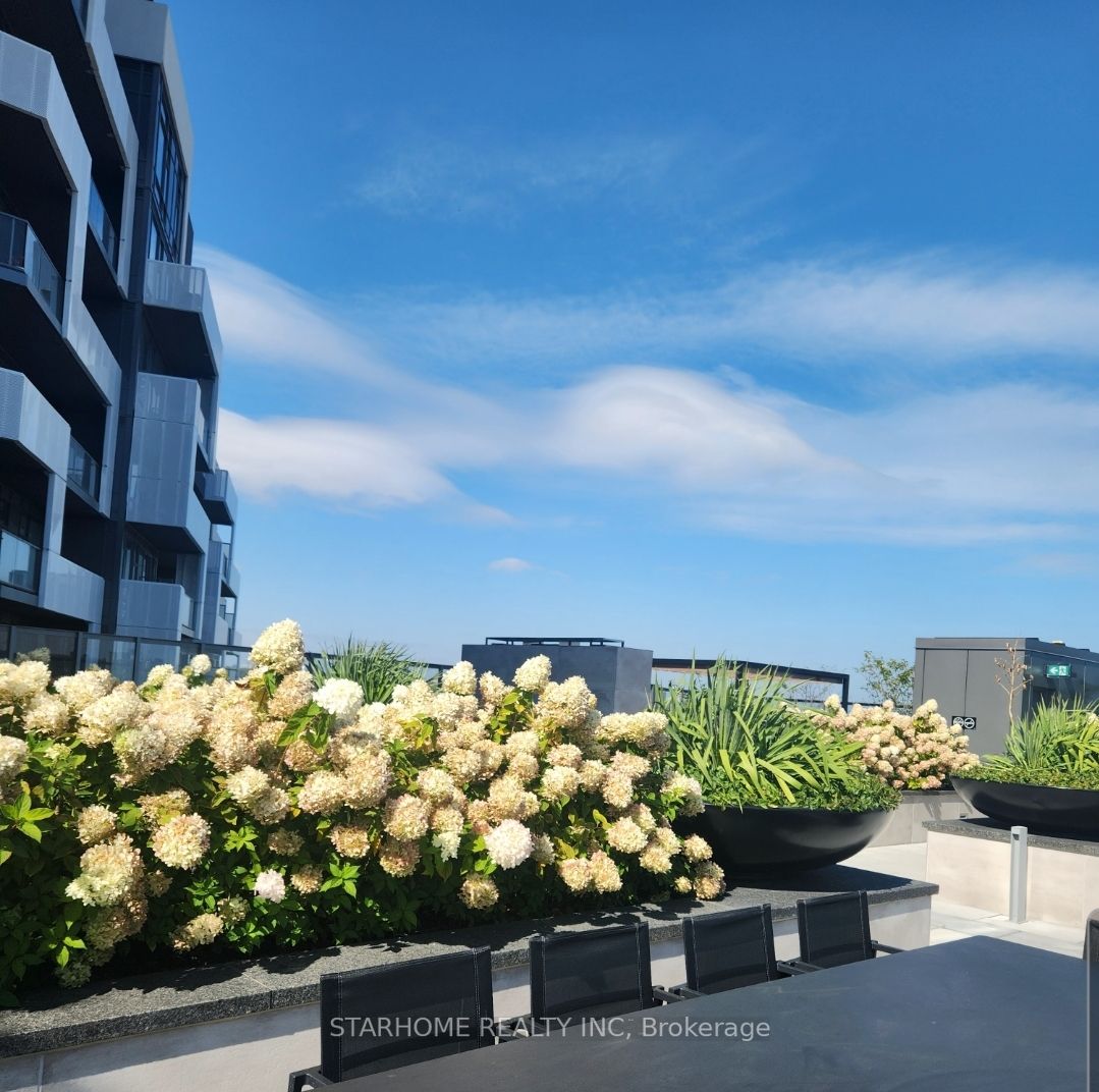 25 Adra Grado Way, #258