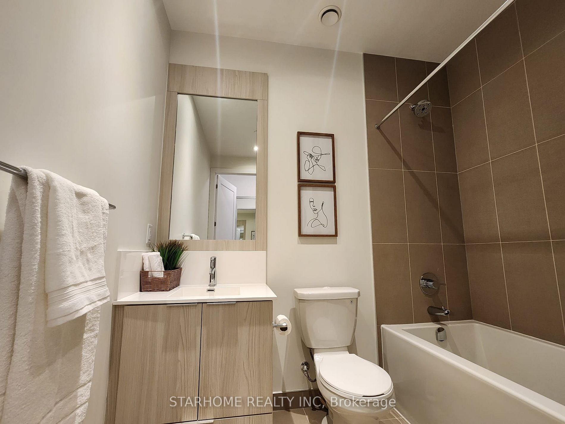 25 Adra Grado Way, #258