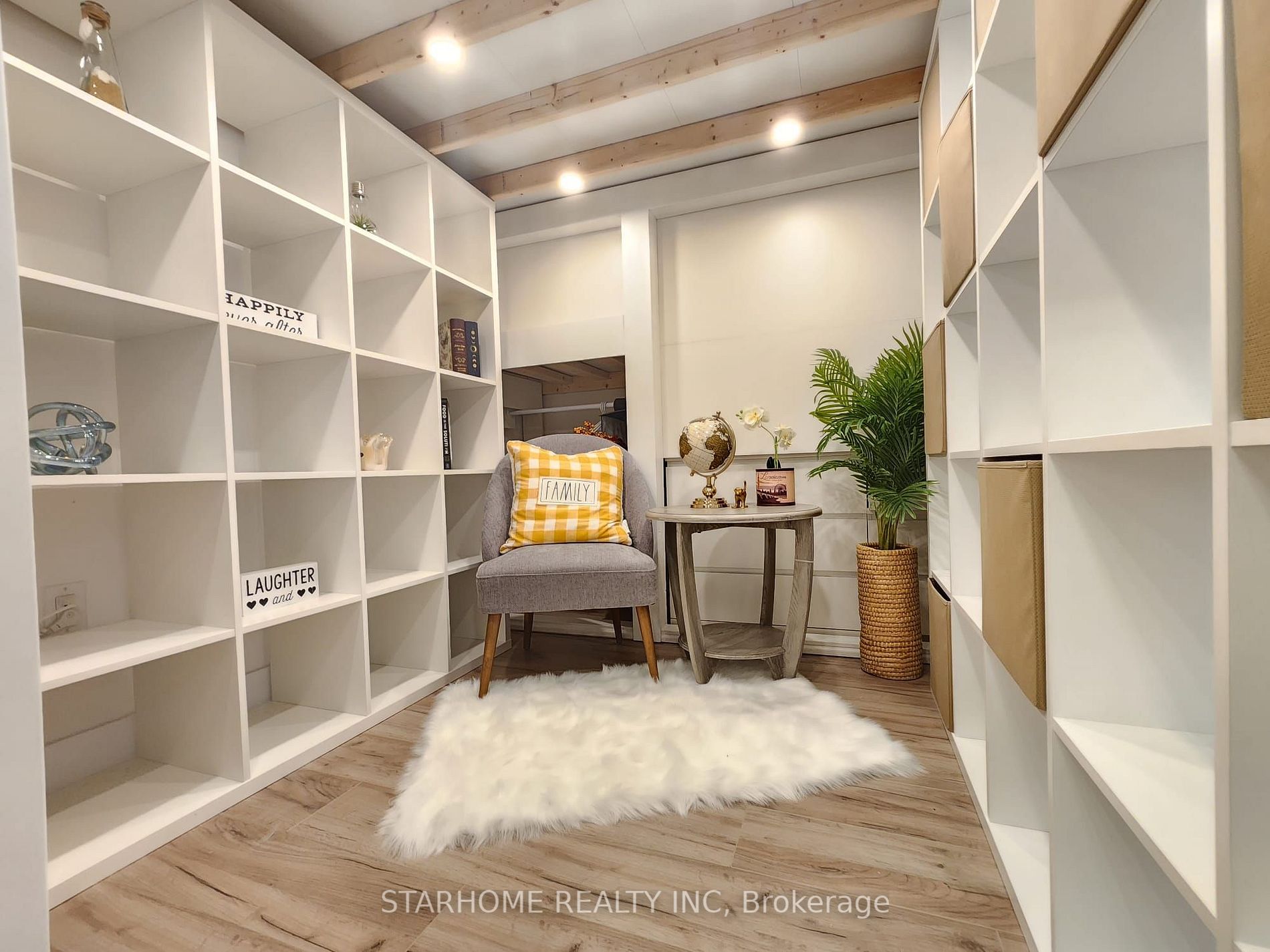 25 Adra Grado Way, #258
