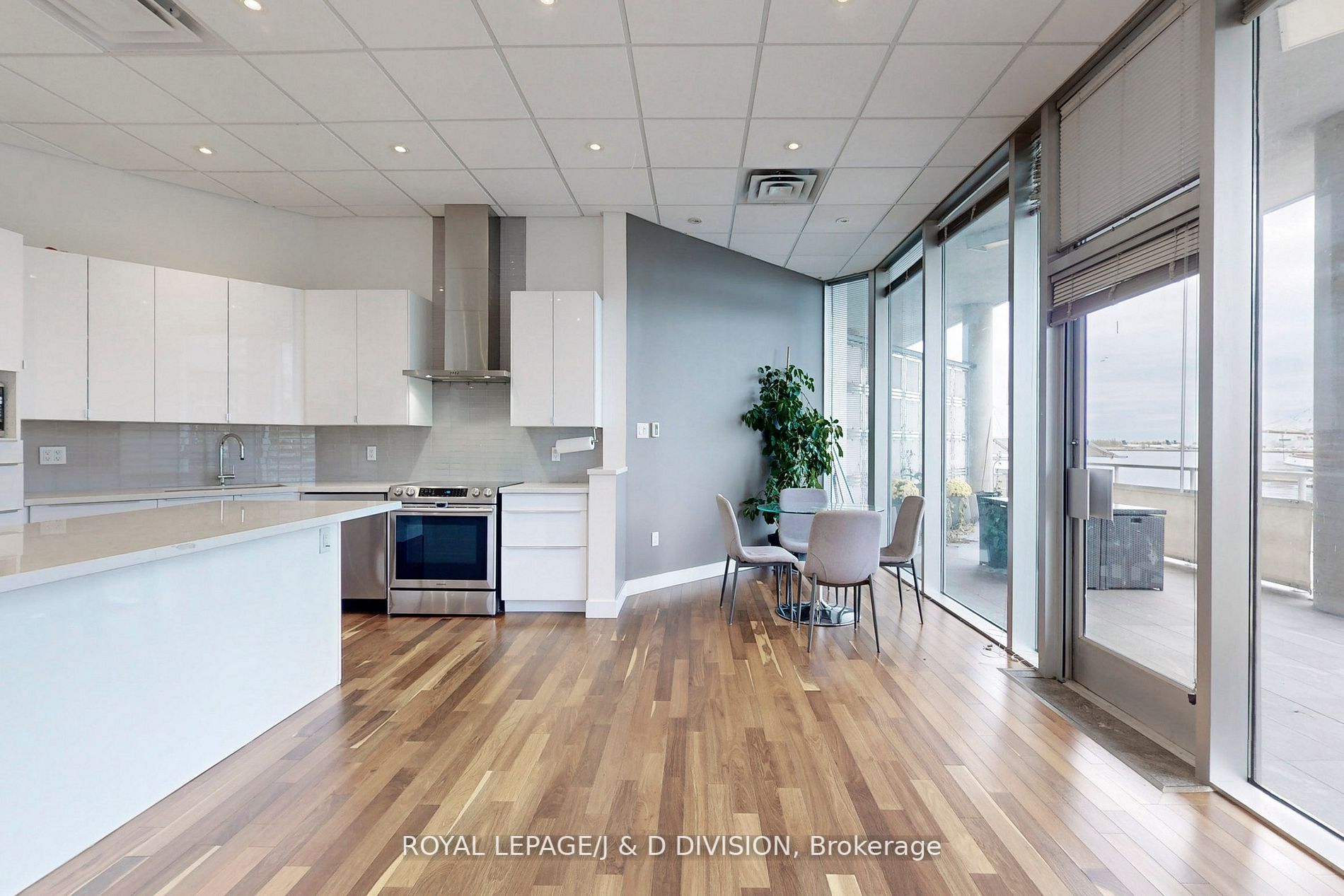 401 Queens Quay W, #103