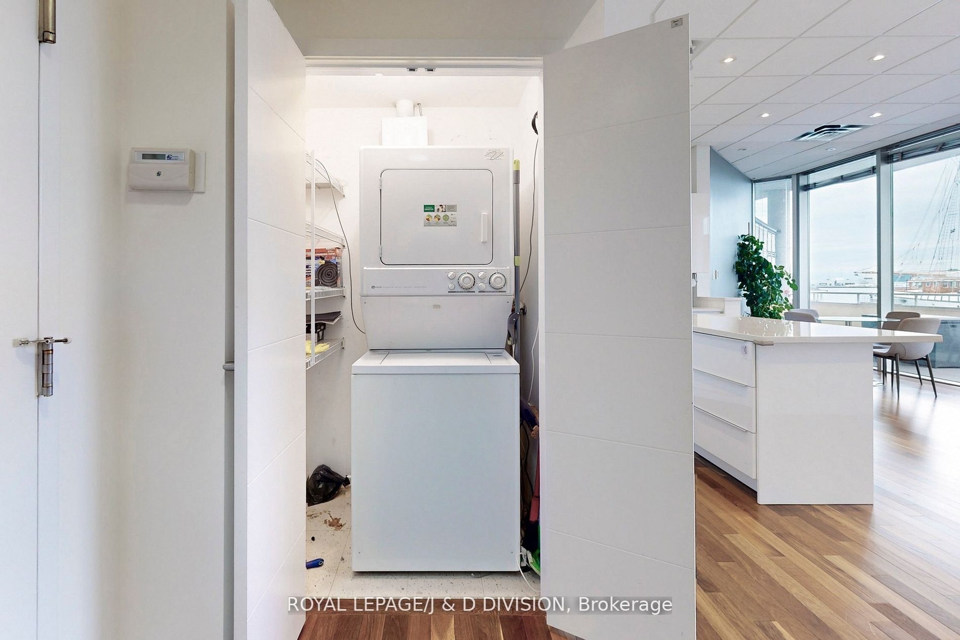 401 Queens Quay W, #103
